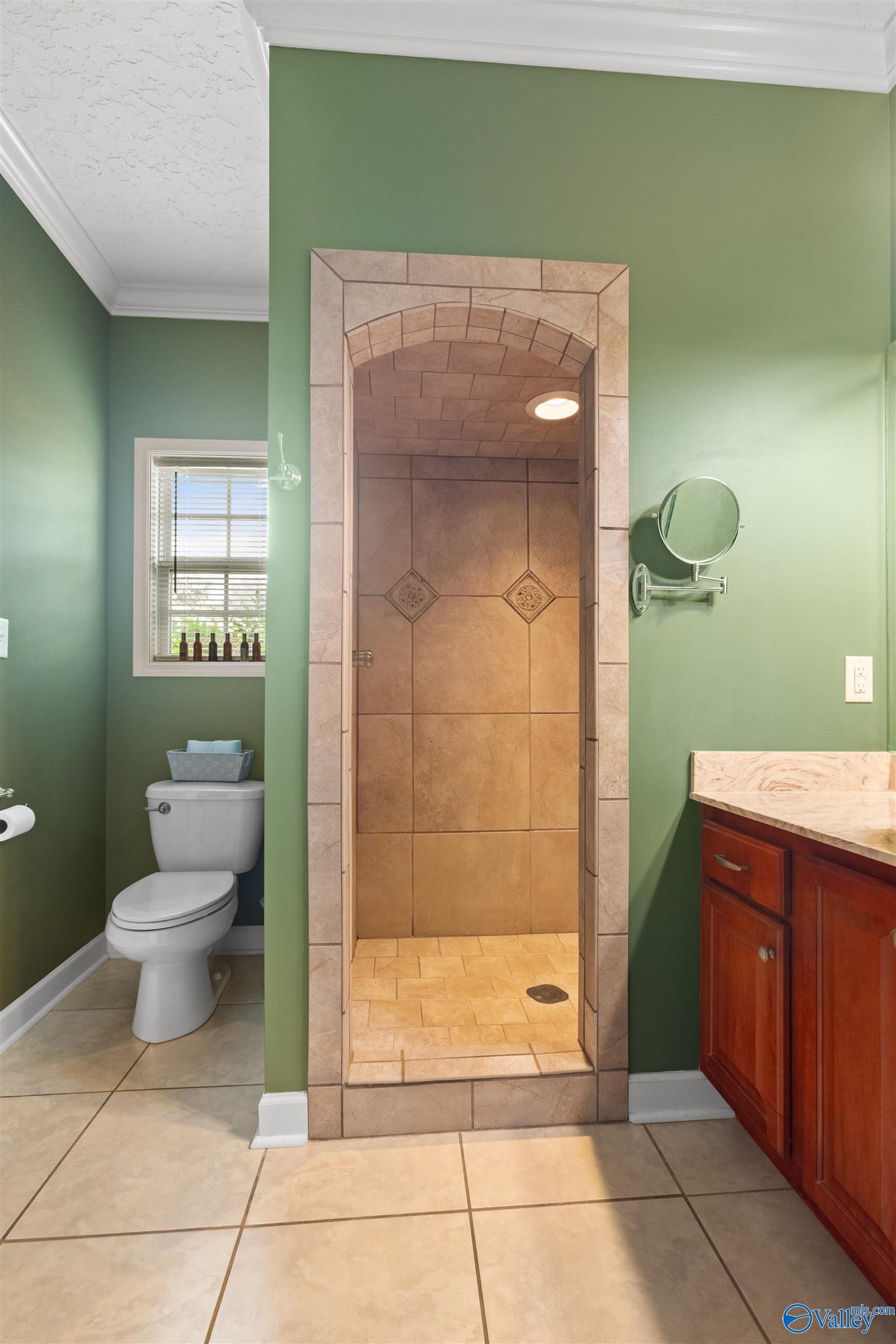 103 Glen Oaks Circle