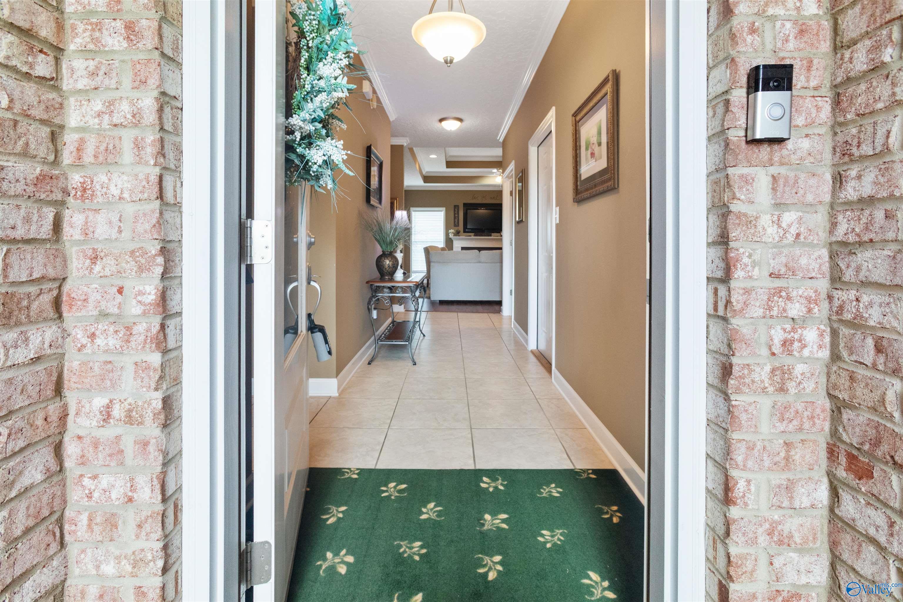 103 Glen Oaks Circle