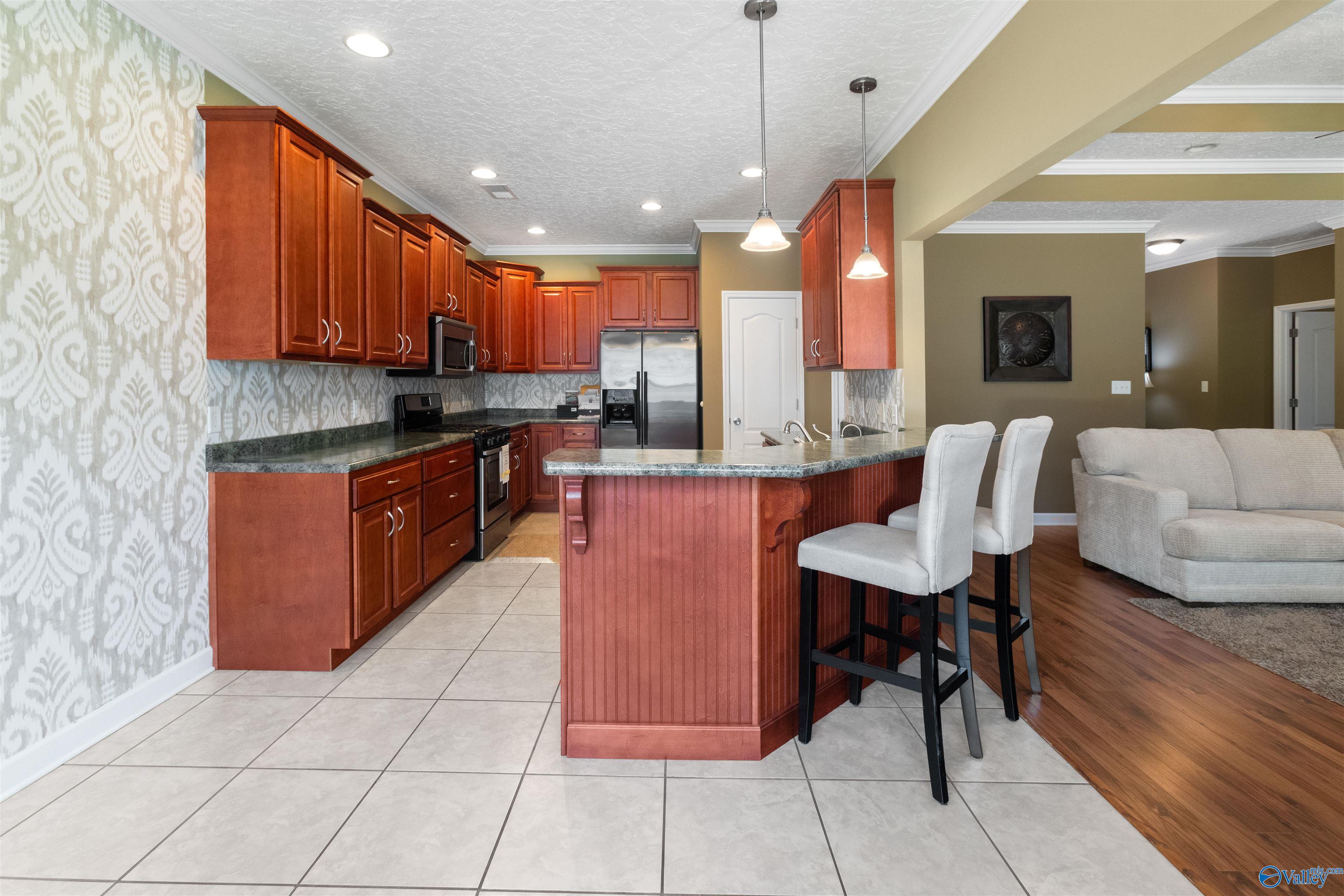 103 Glen Oaks Circle