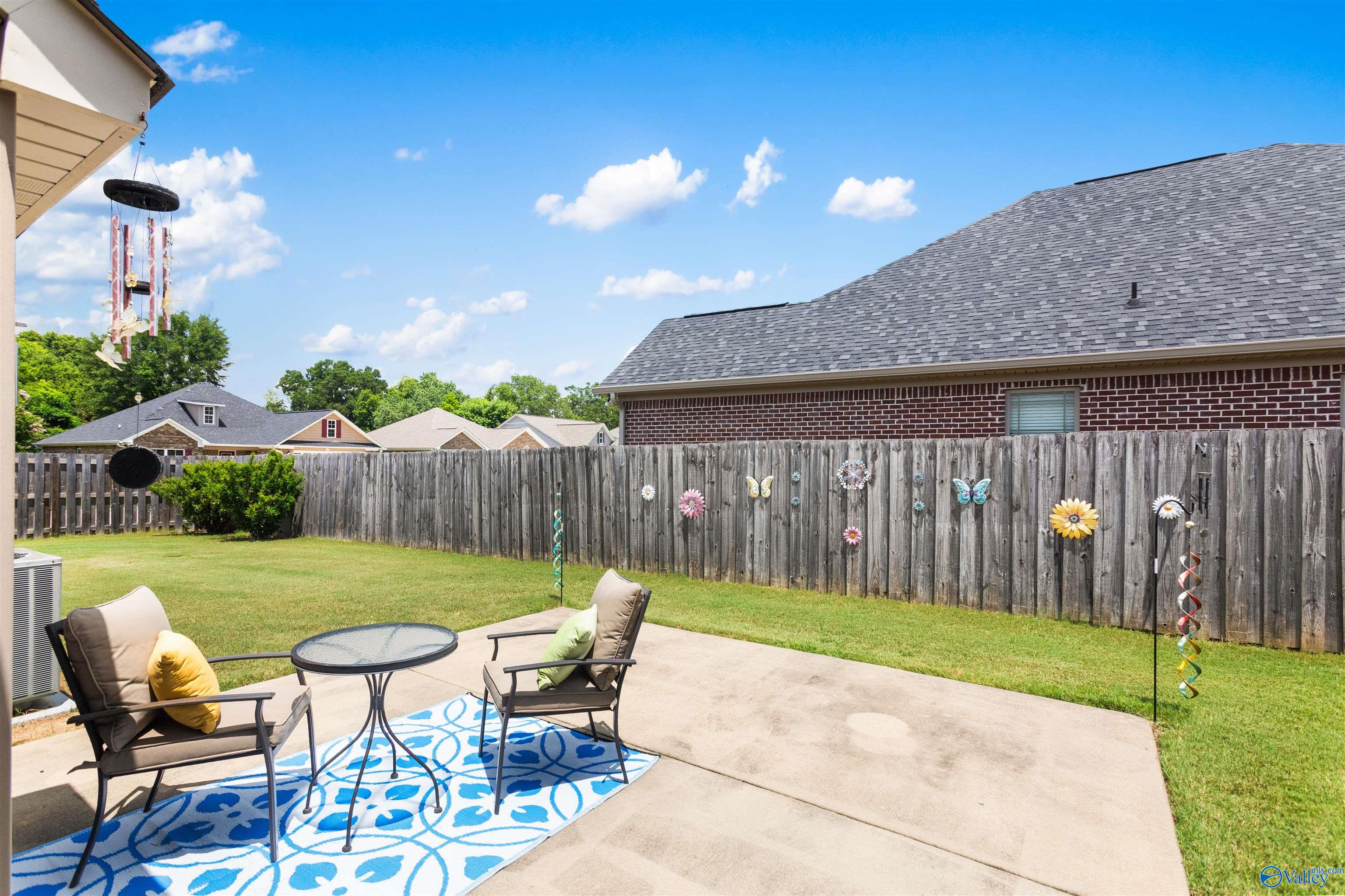 103 Glen Oaks Circle