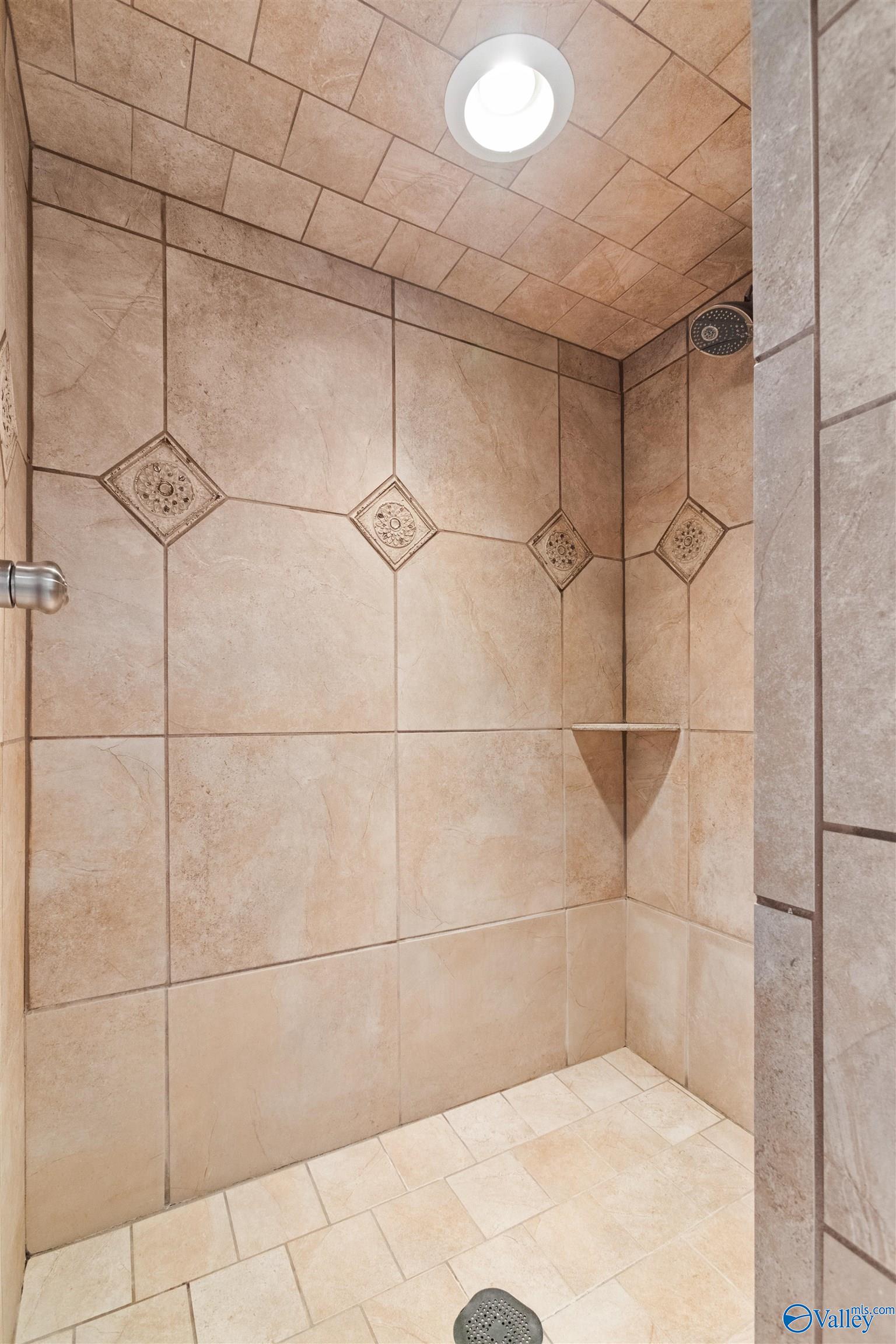 103 Glen Oaks Circle