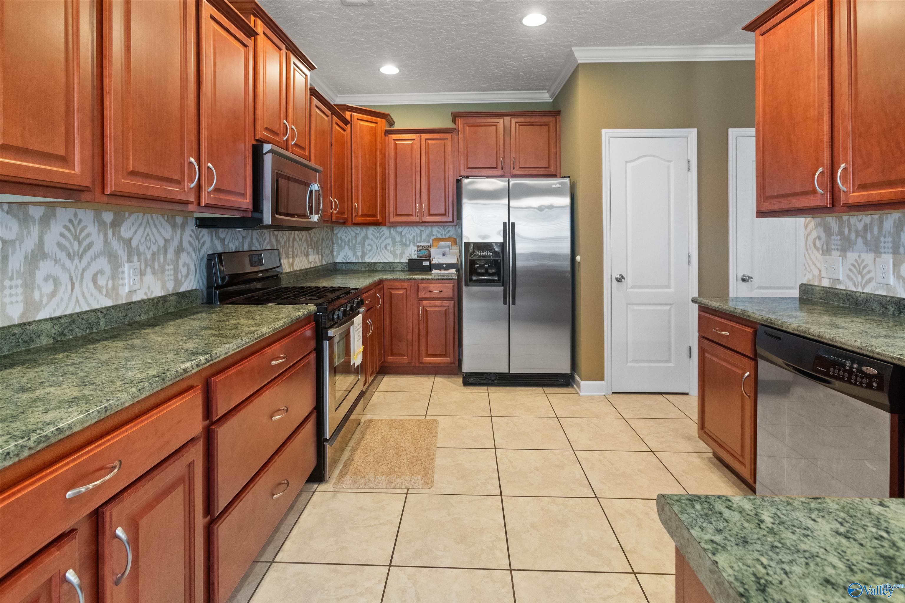 103 Glen Oaks Circle