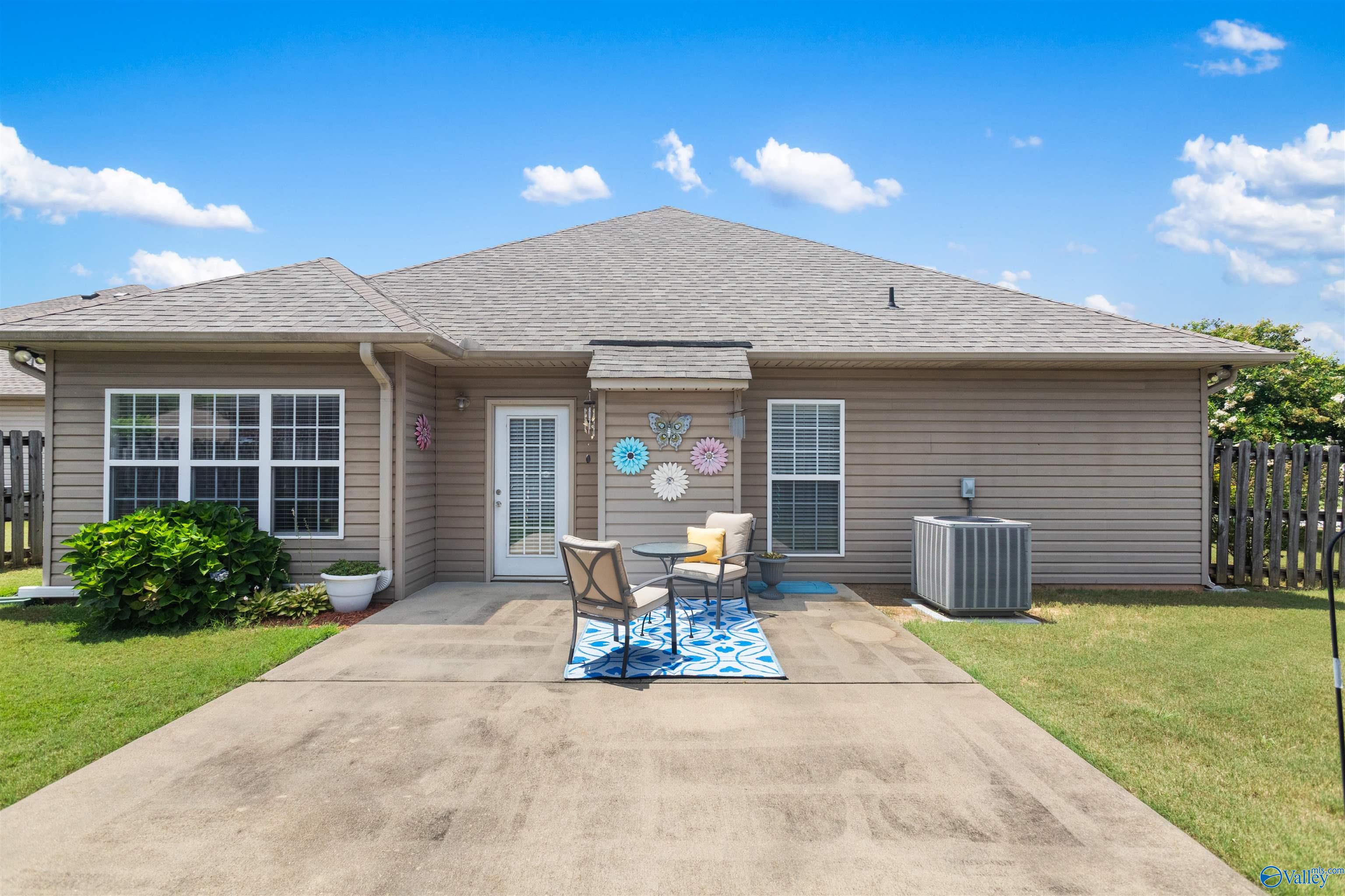 103 Glen Oaks Circle