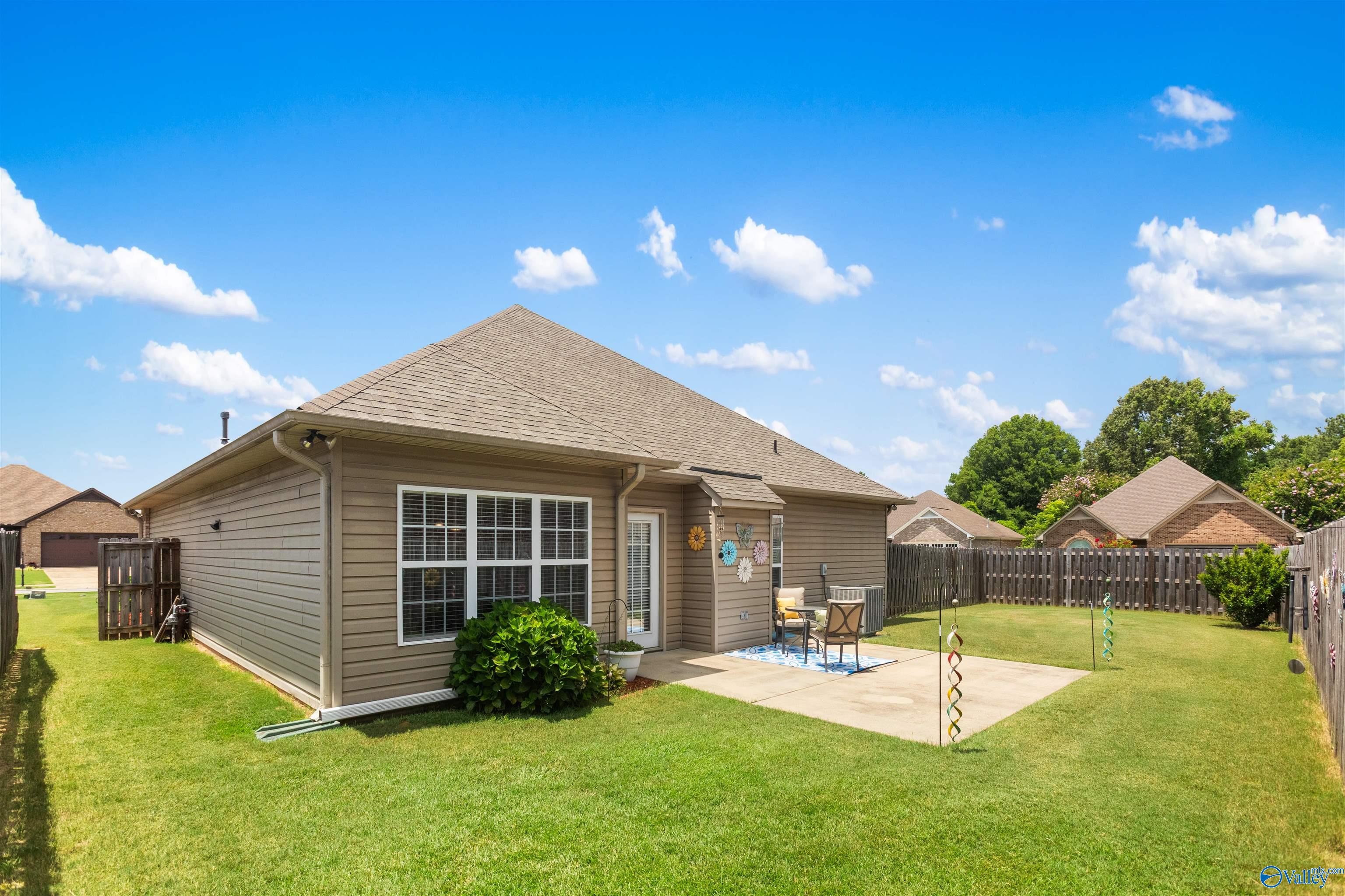 103 Glen Oaks Circle