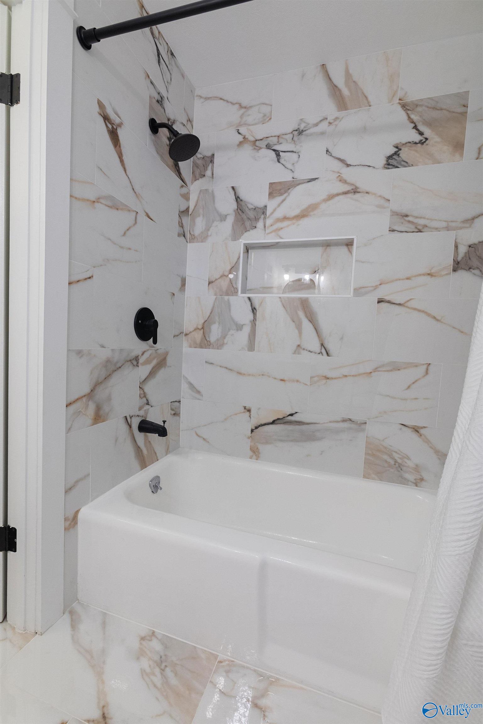 125 S South Hawk Drive, Rainbow City