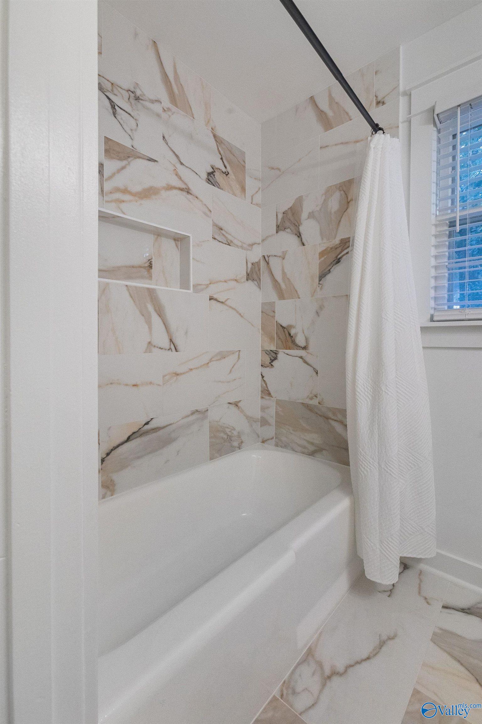 125 S South Hawk Drive, Rainbow City