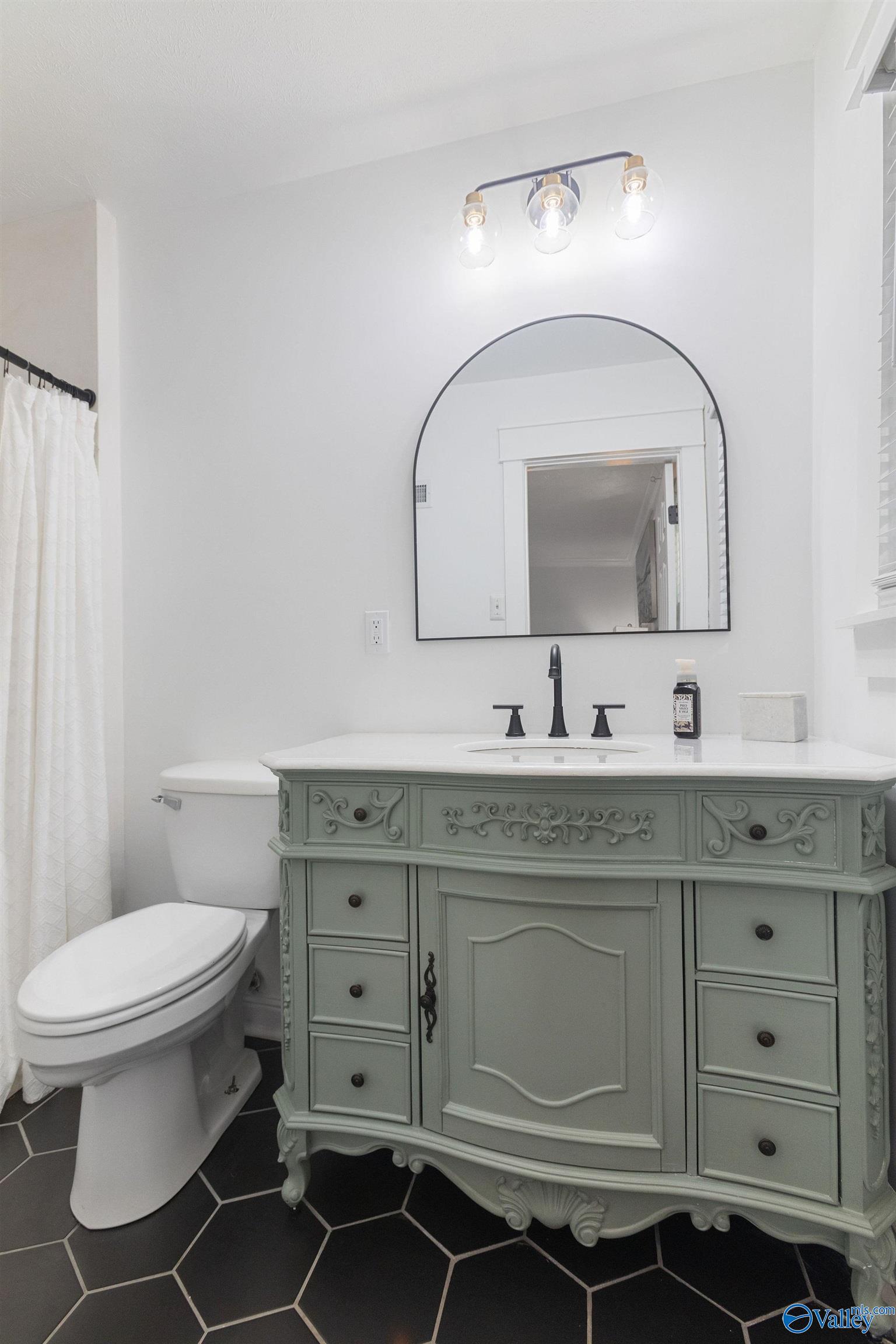 125 S South Hawk Drive, Rainbow City