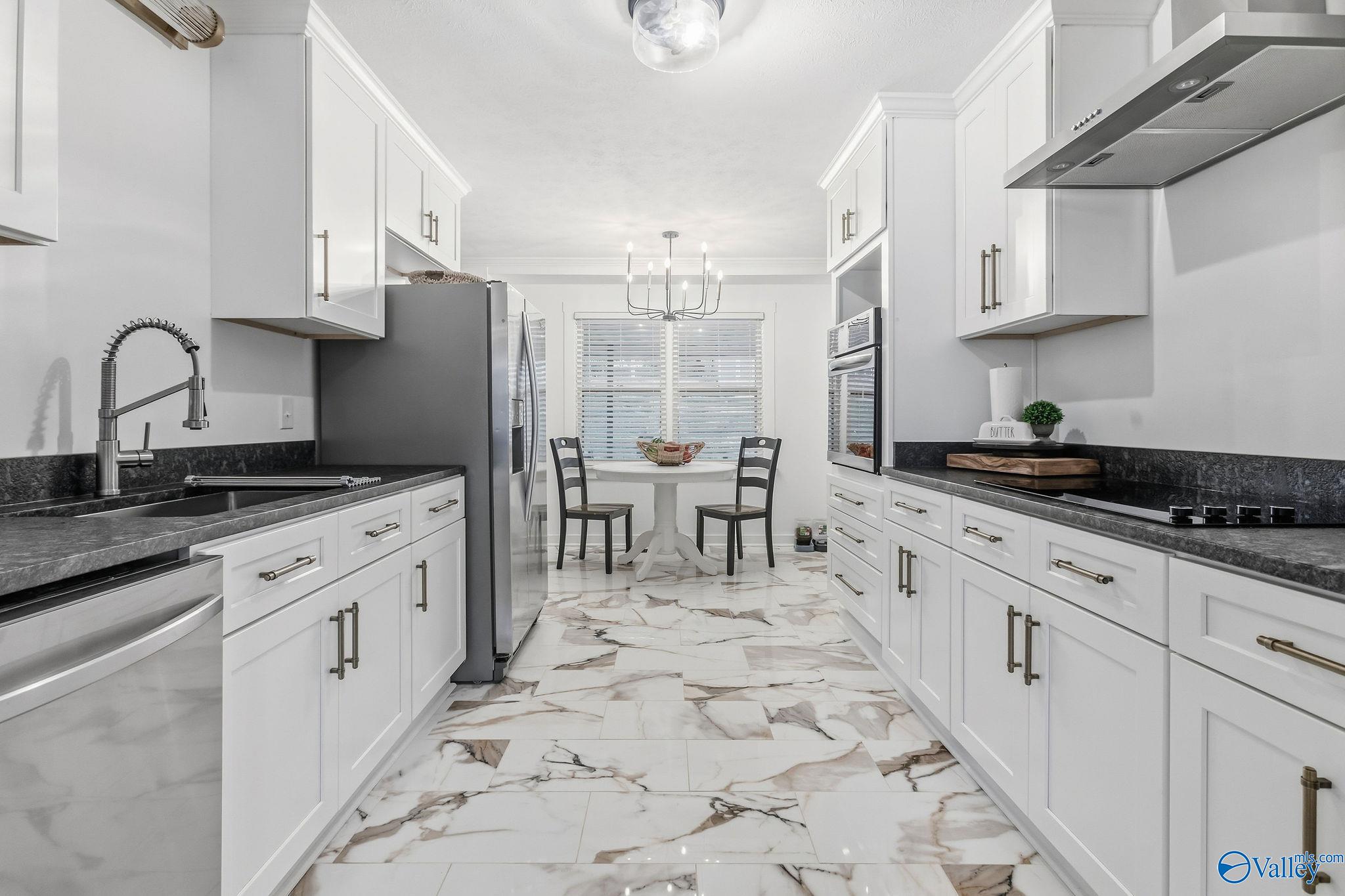 125 S South Hawk Drive, Rainbow City