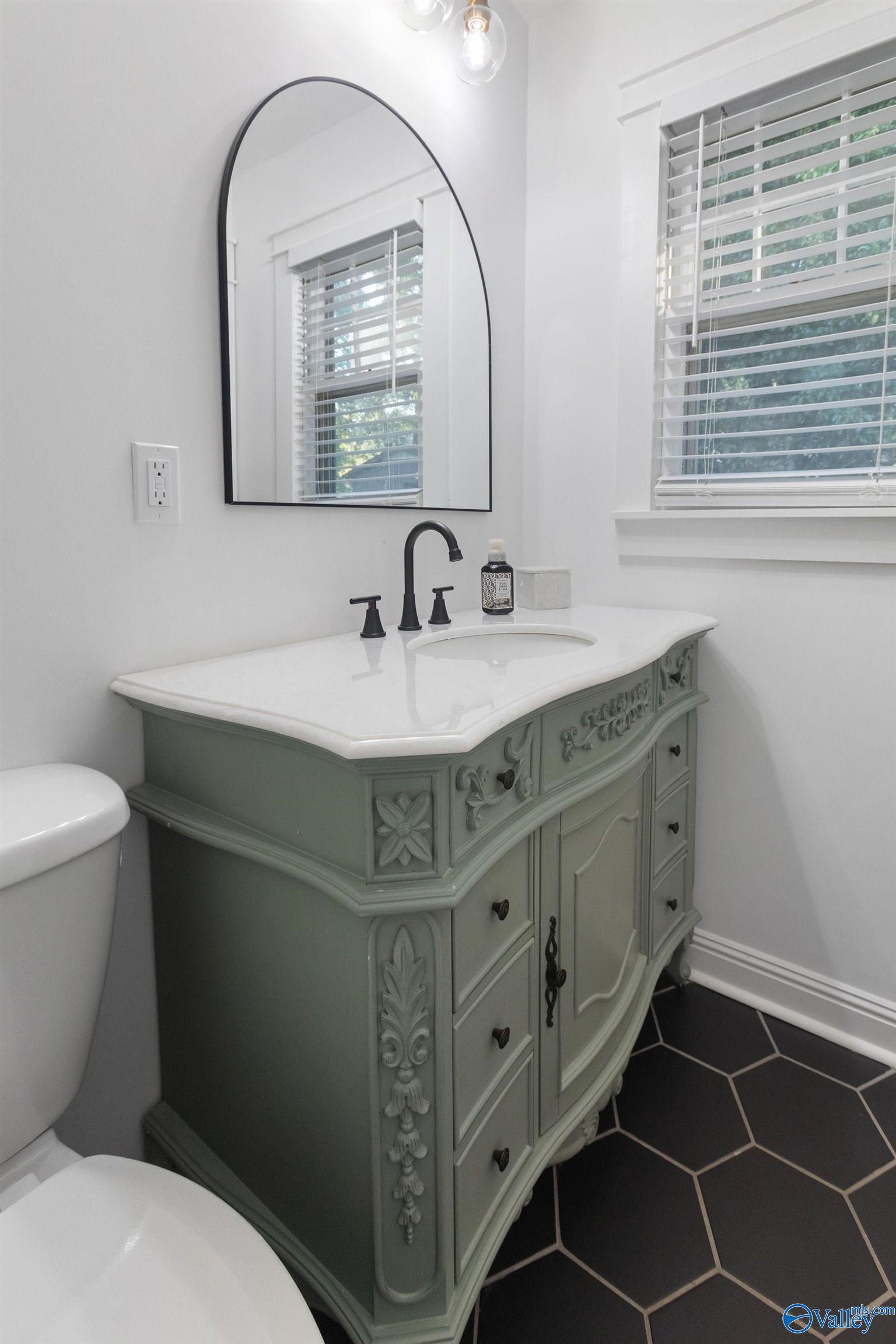 125 S South Hawk Drive, Rainbow City