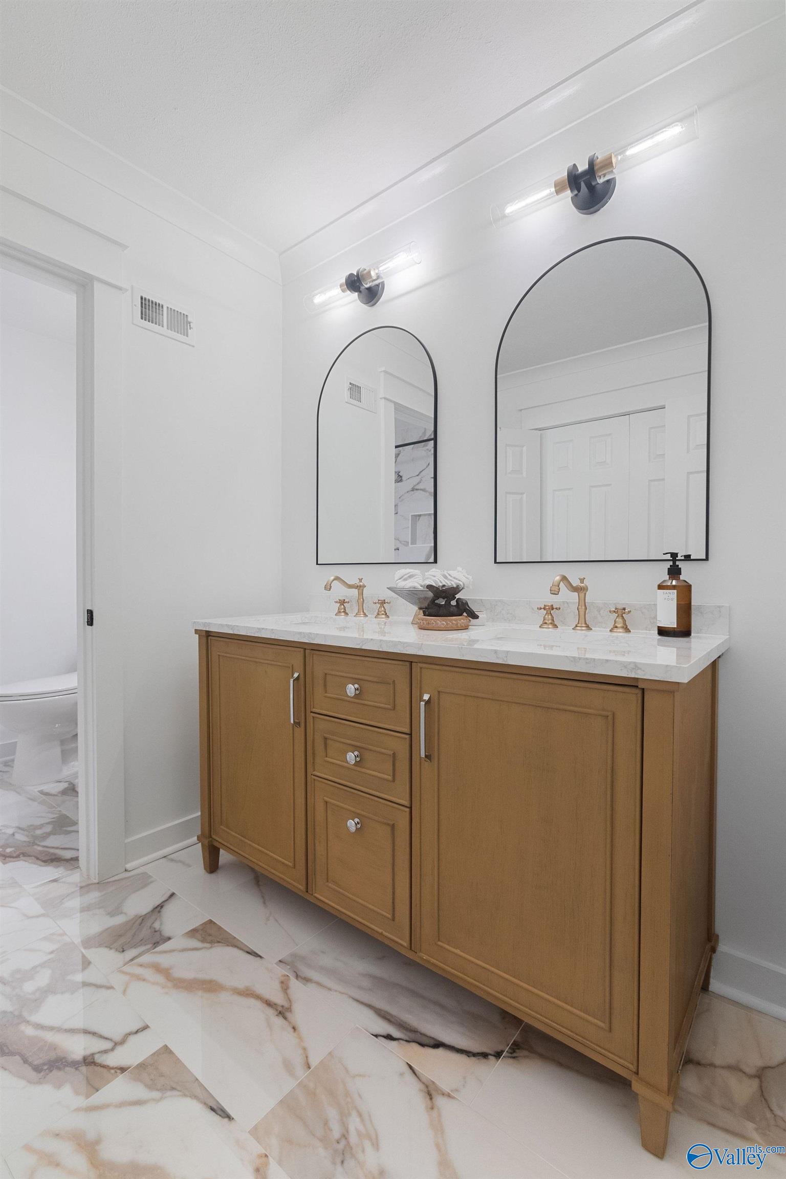 125 S South Hawk Drive, Rainbow City