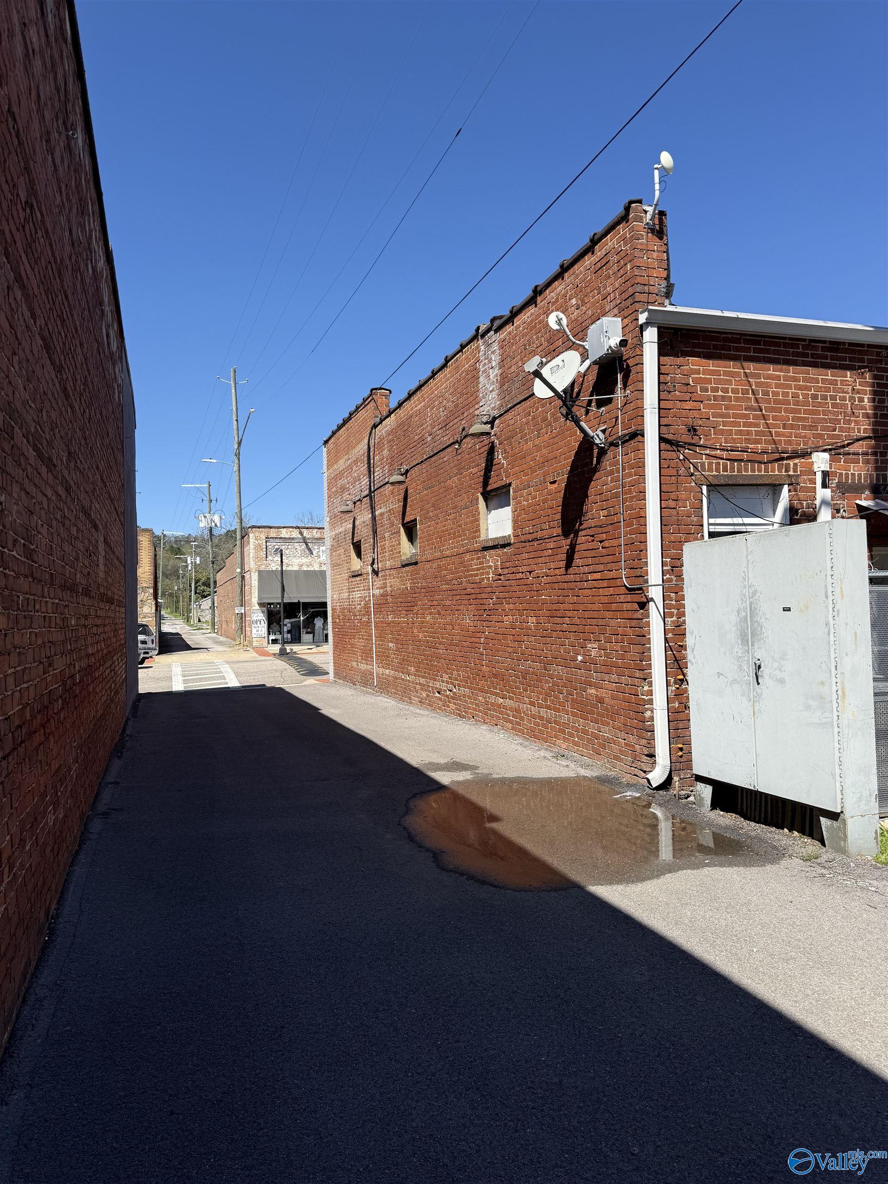 419 Fourth Street NW