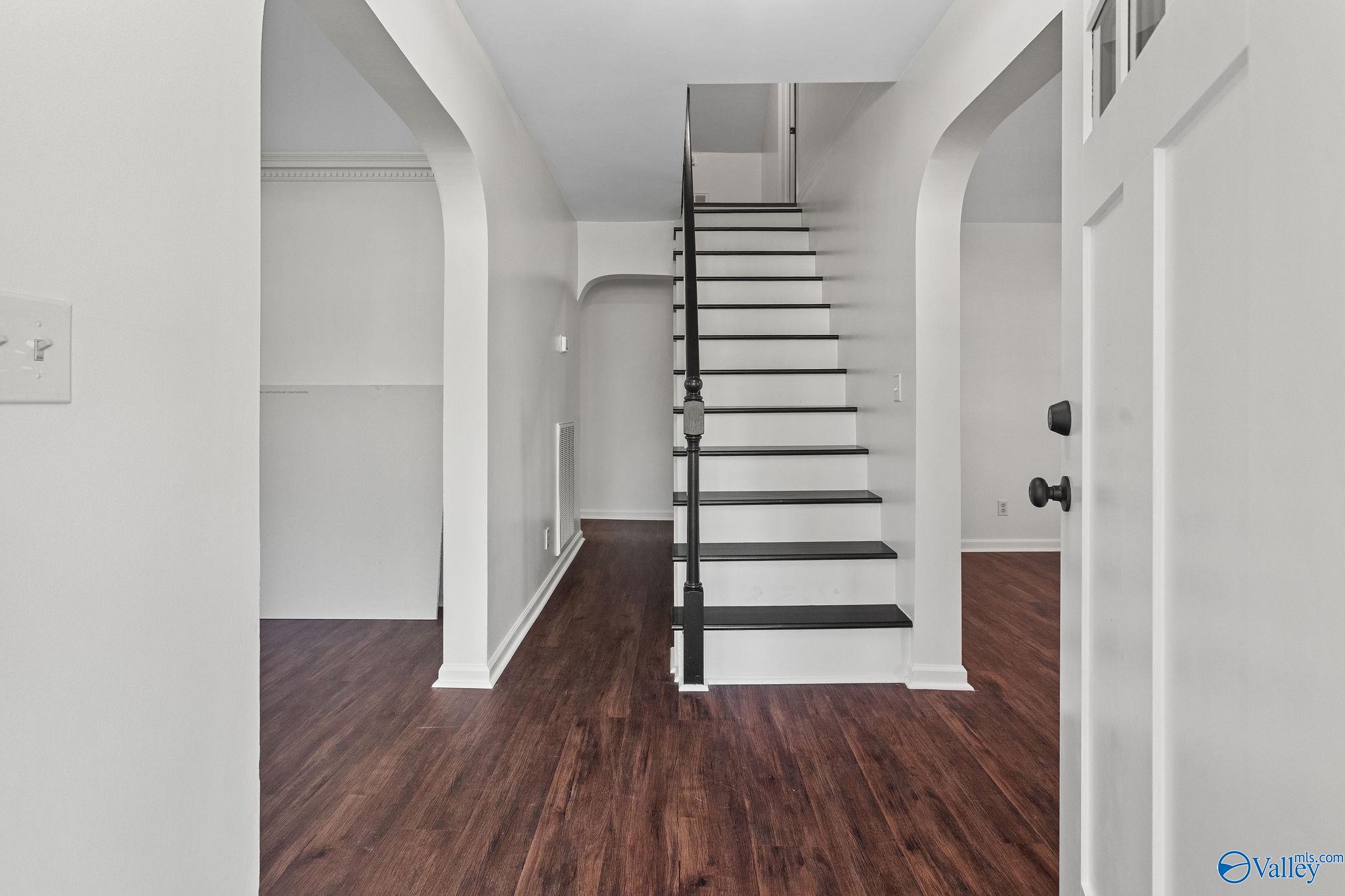 1123 Larry Street