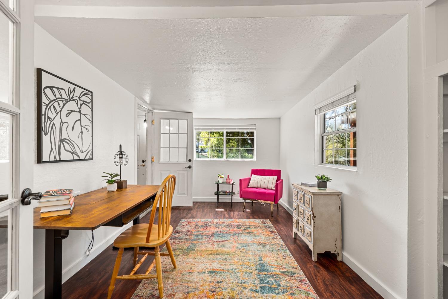 1900 Valley Vista Lane