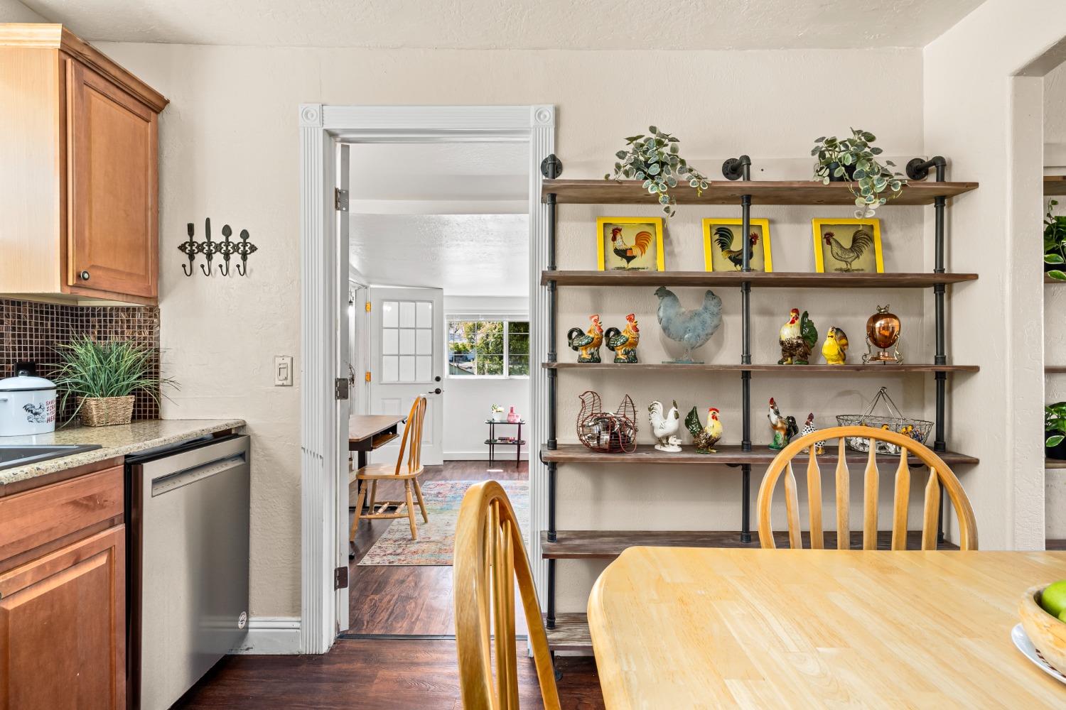 1900 Valley Vista Lane