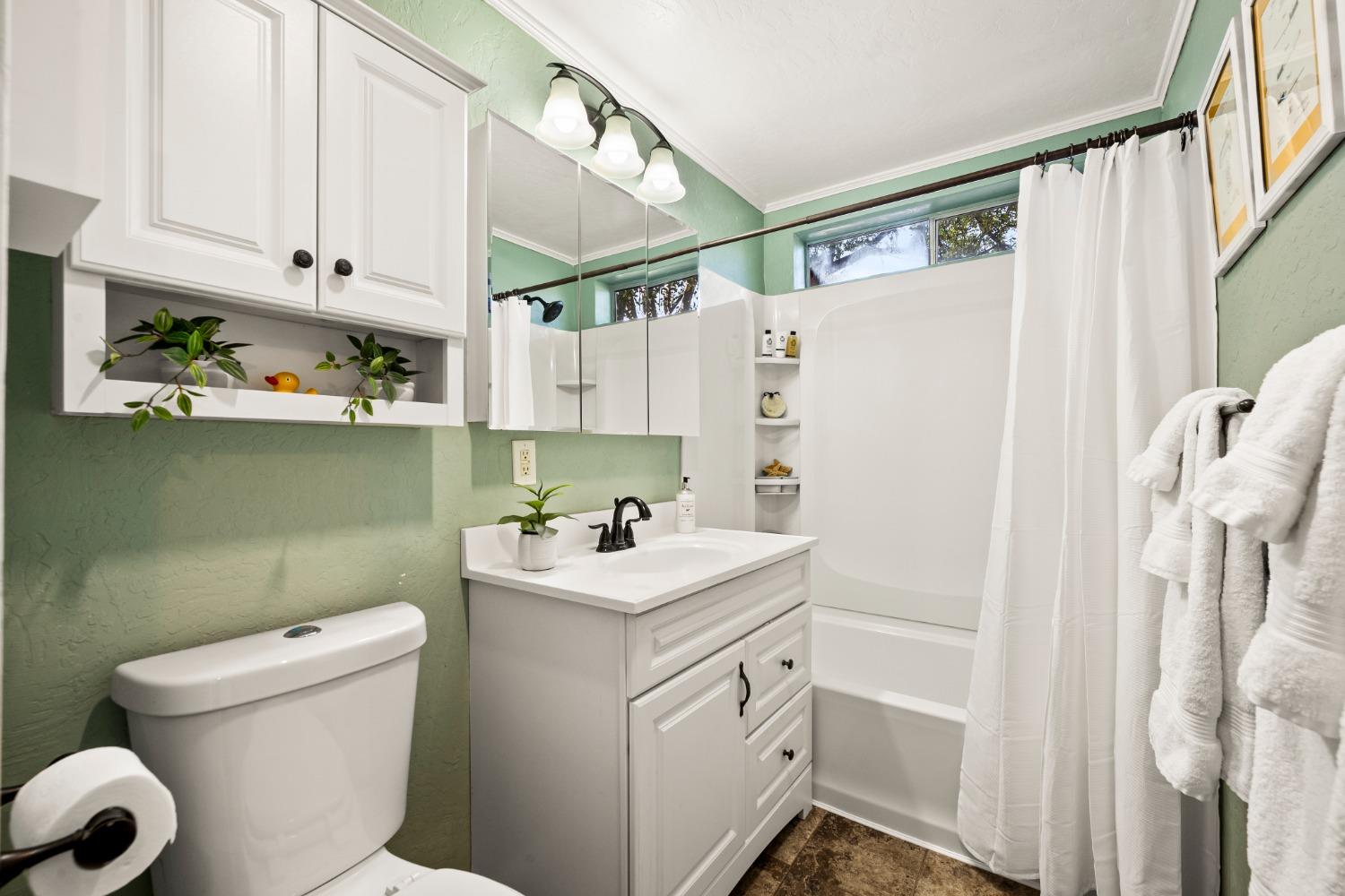 1900 Valley Vista Lane