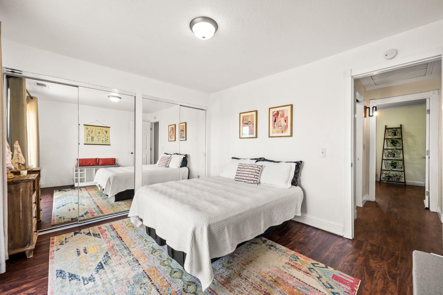 1900 Valley Vista Lane