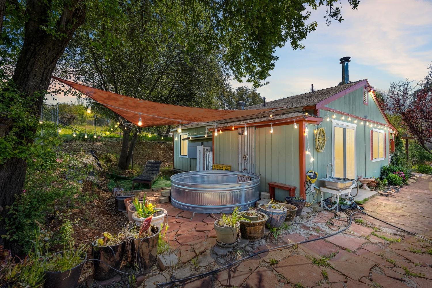 1900 Valley Vista Lane