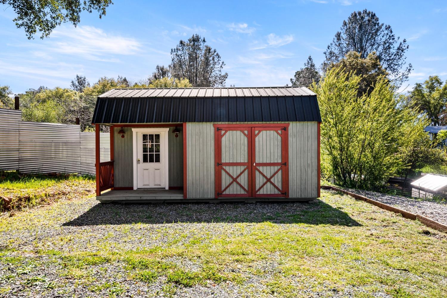 1900 Valley Vista Lane