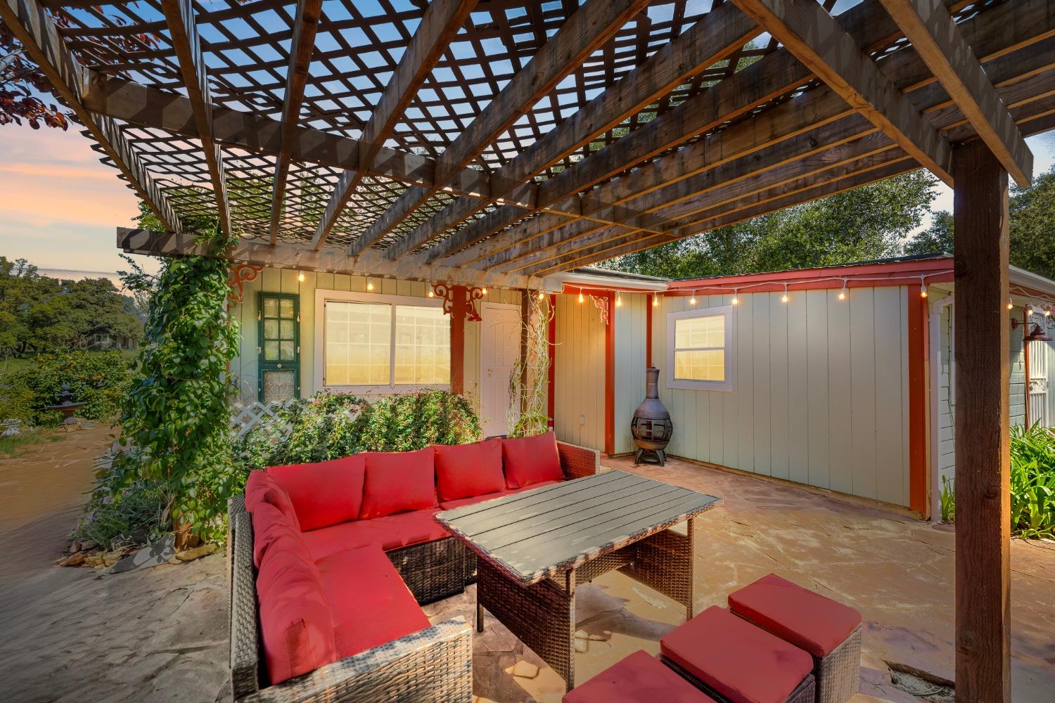 1900 Valley Vista Lane