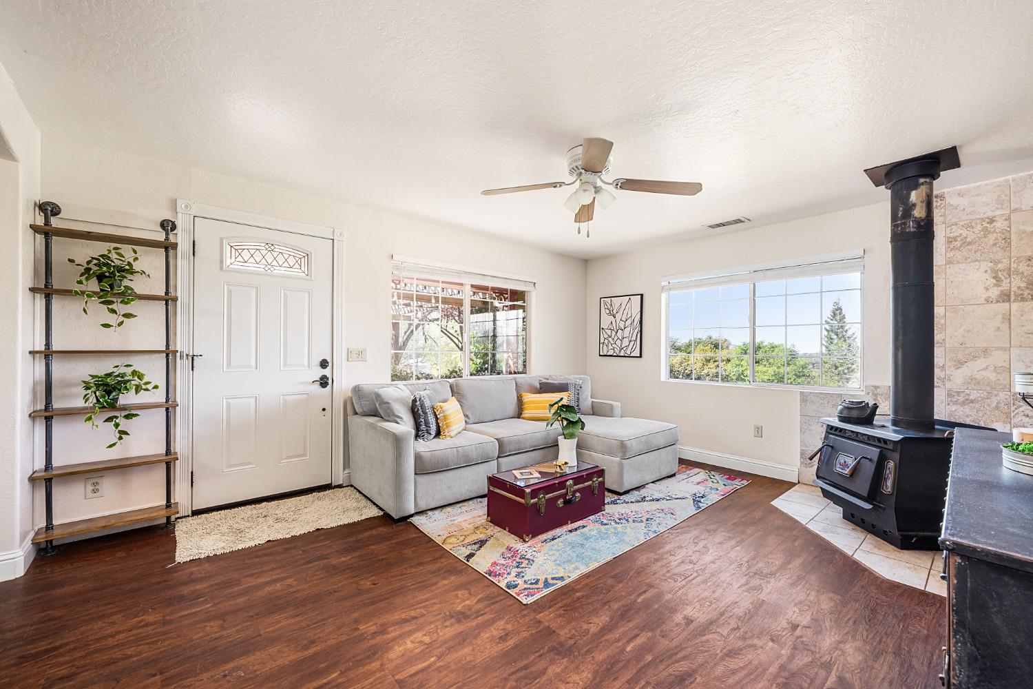 1900 Valley Vista Lane