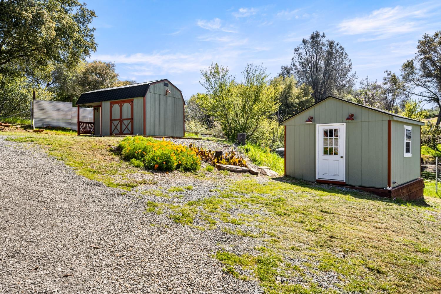 1900 Valley Vista Lane