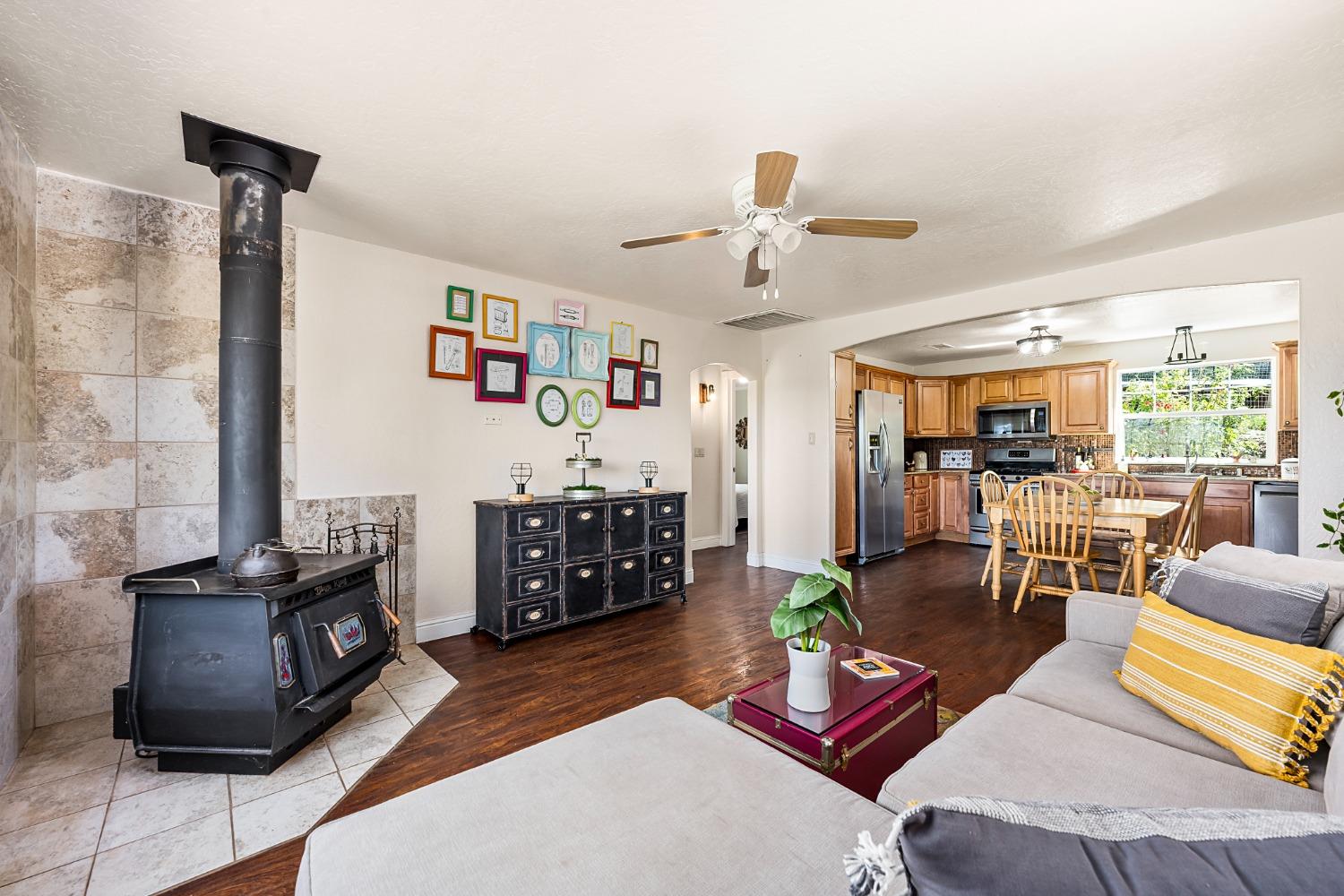 1900 Valley Vista Lane