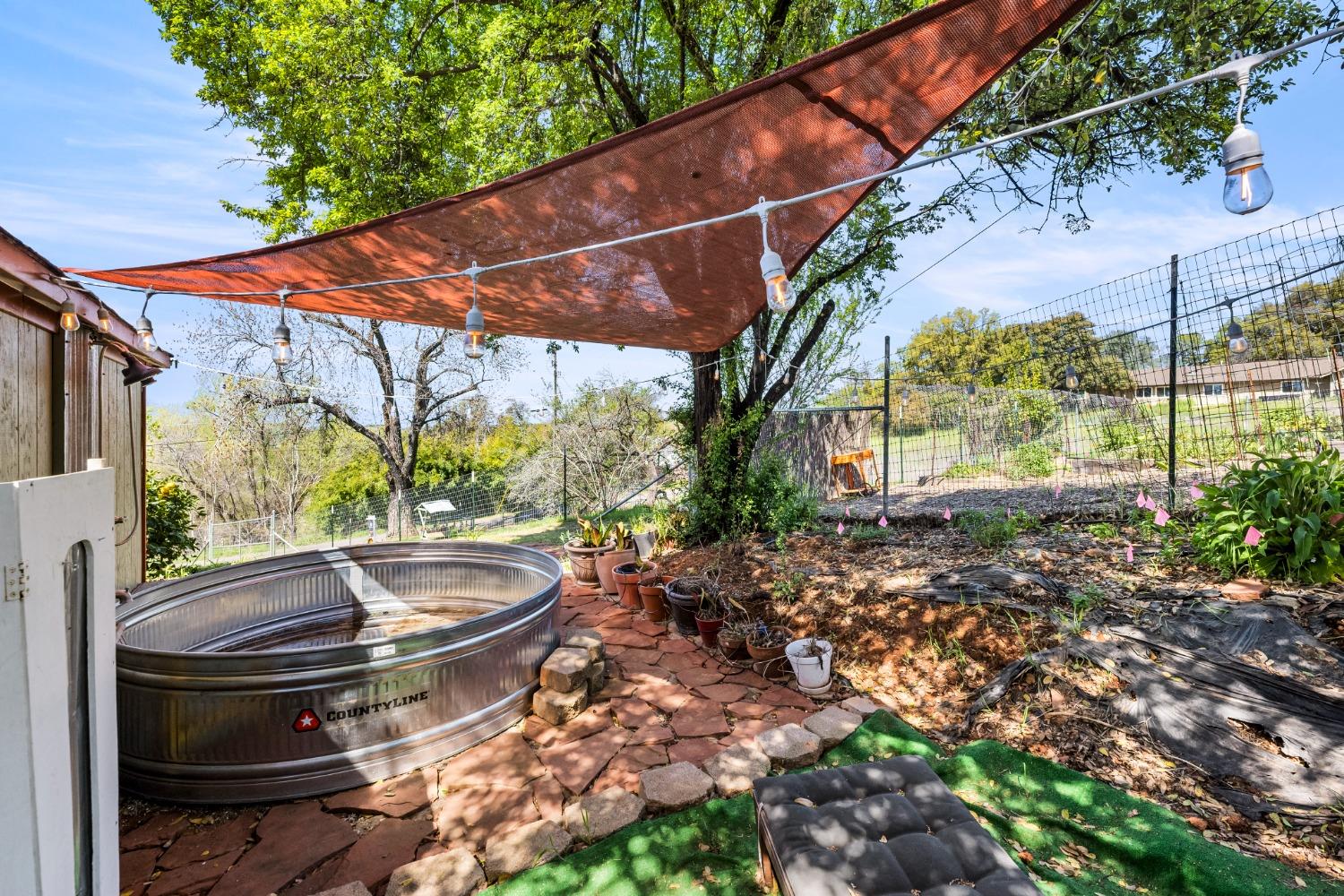 1900 Valley Vista Lane