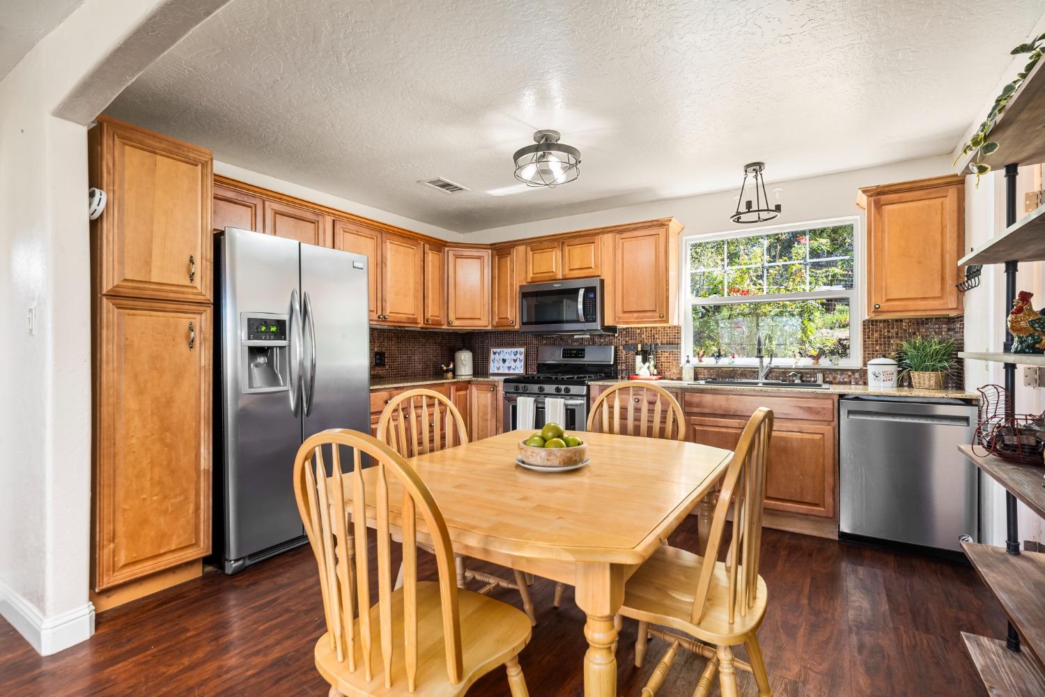 1900 Valley Vista Lane