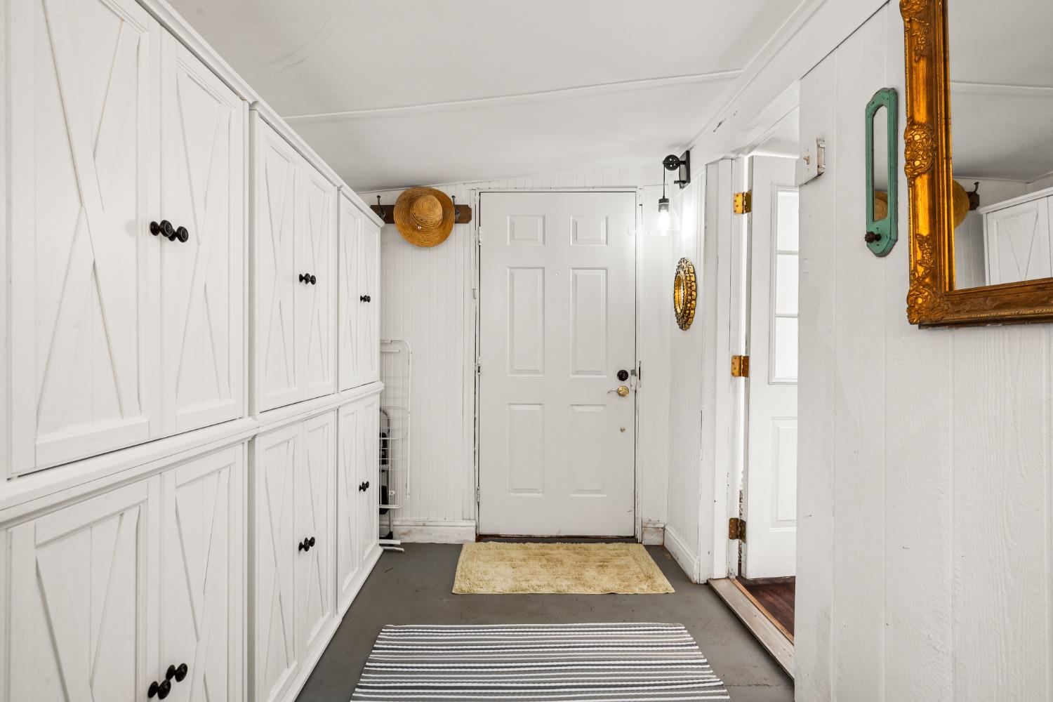 1900 Valley Vista Lane