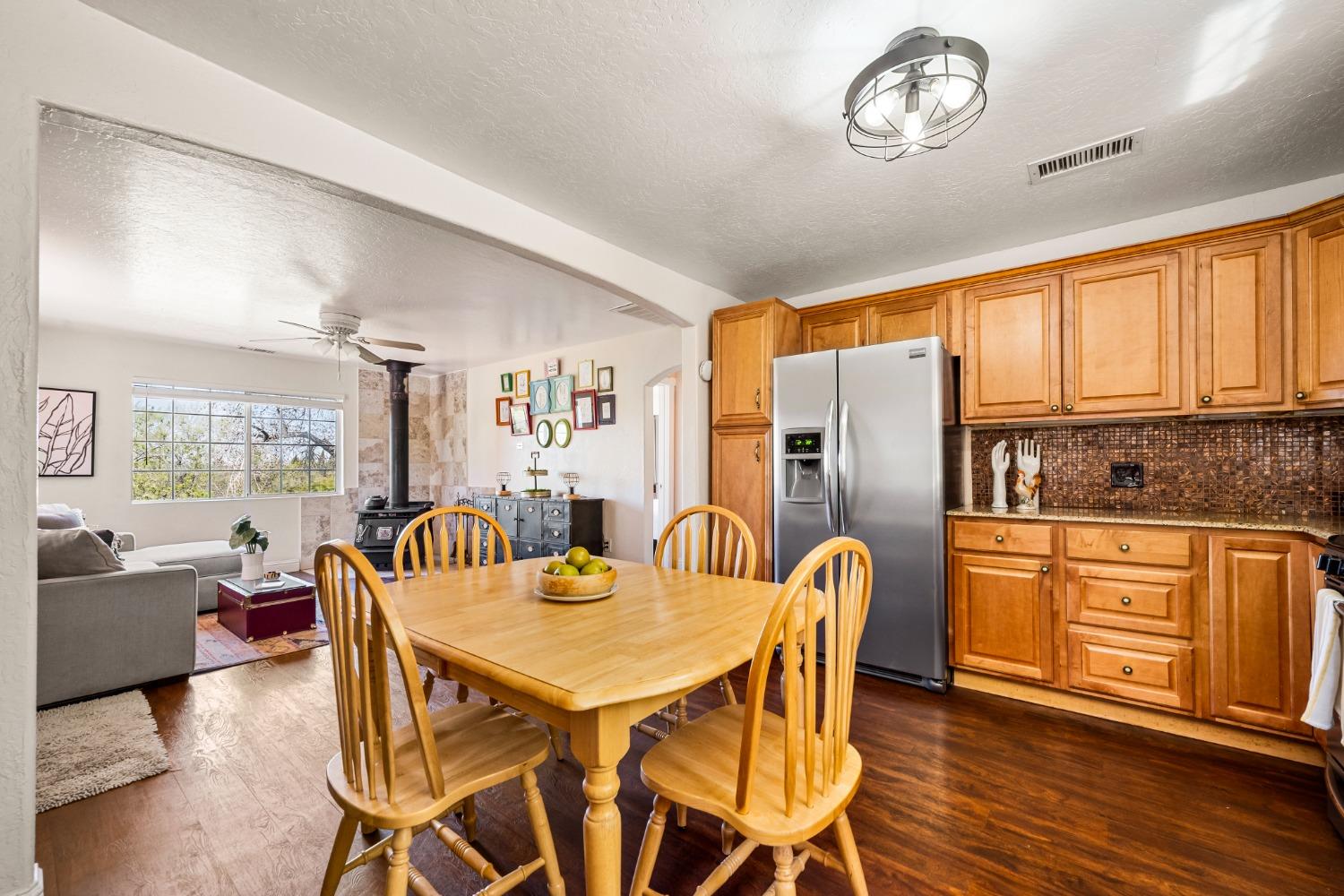 1900 Valley Vista Lane