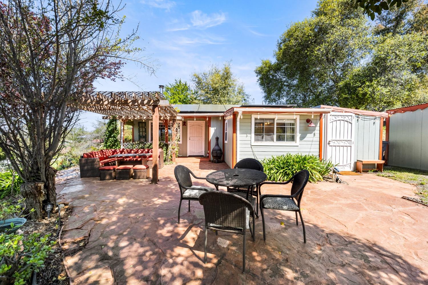 1900 Valley Vista Lane