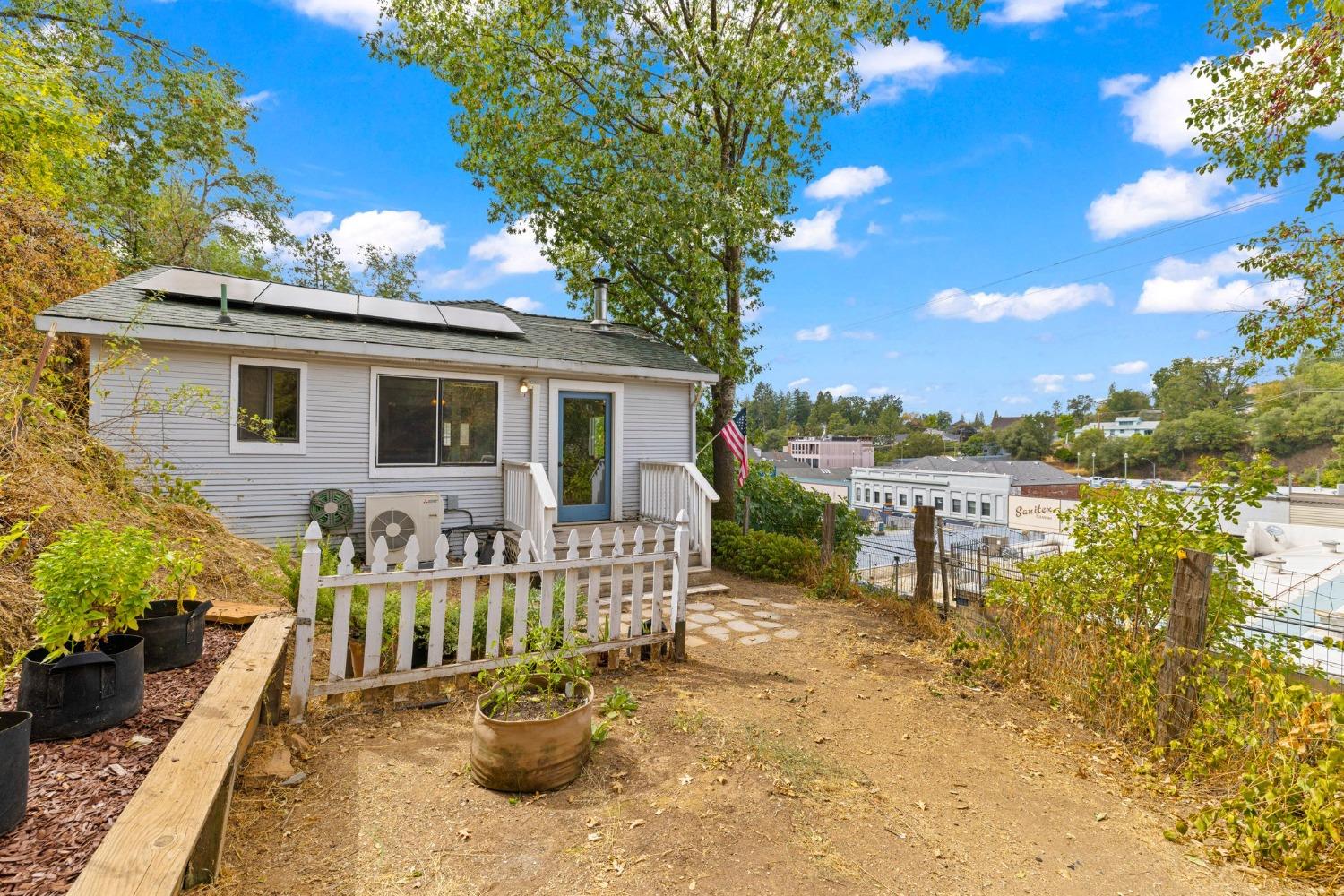 868 Reservoir Street