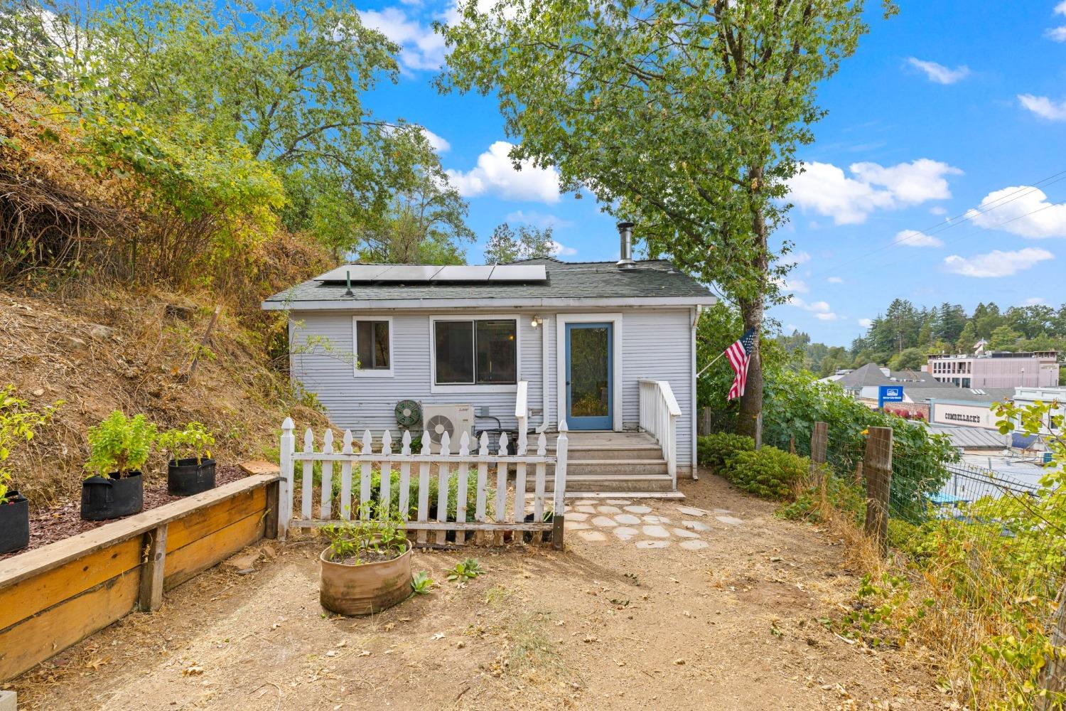 868 Reservoir Street