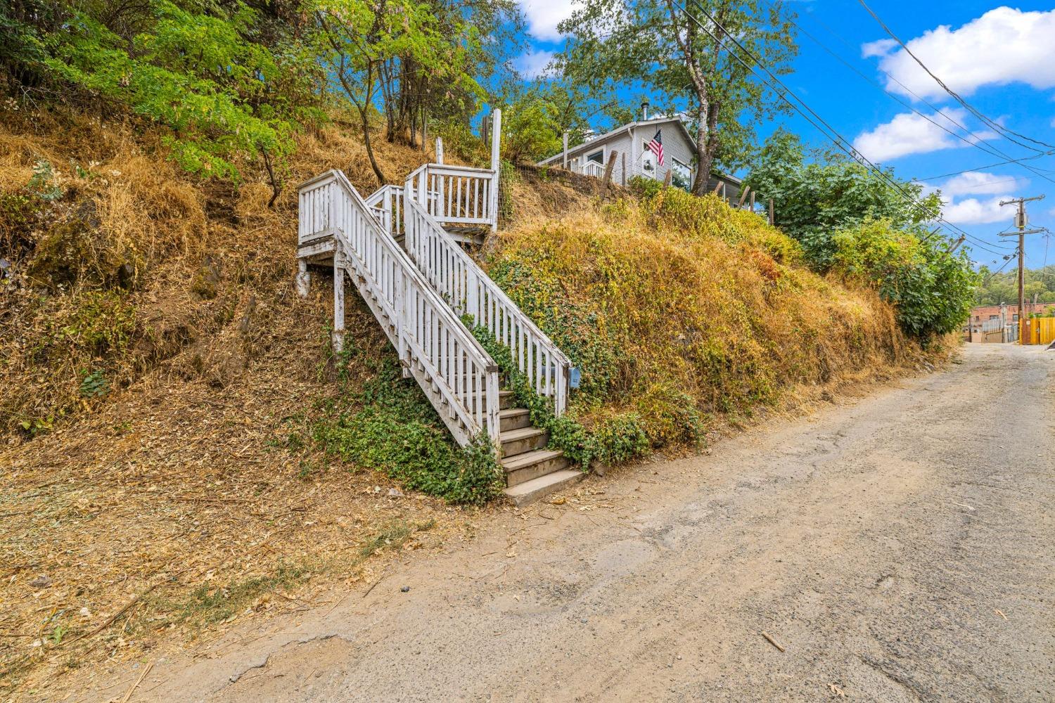 868 Reservoir Street