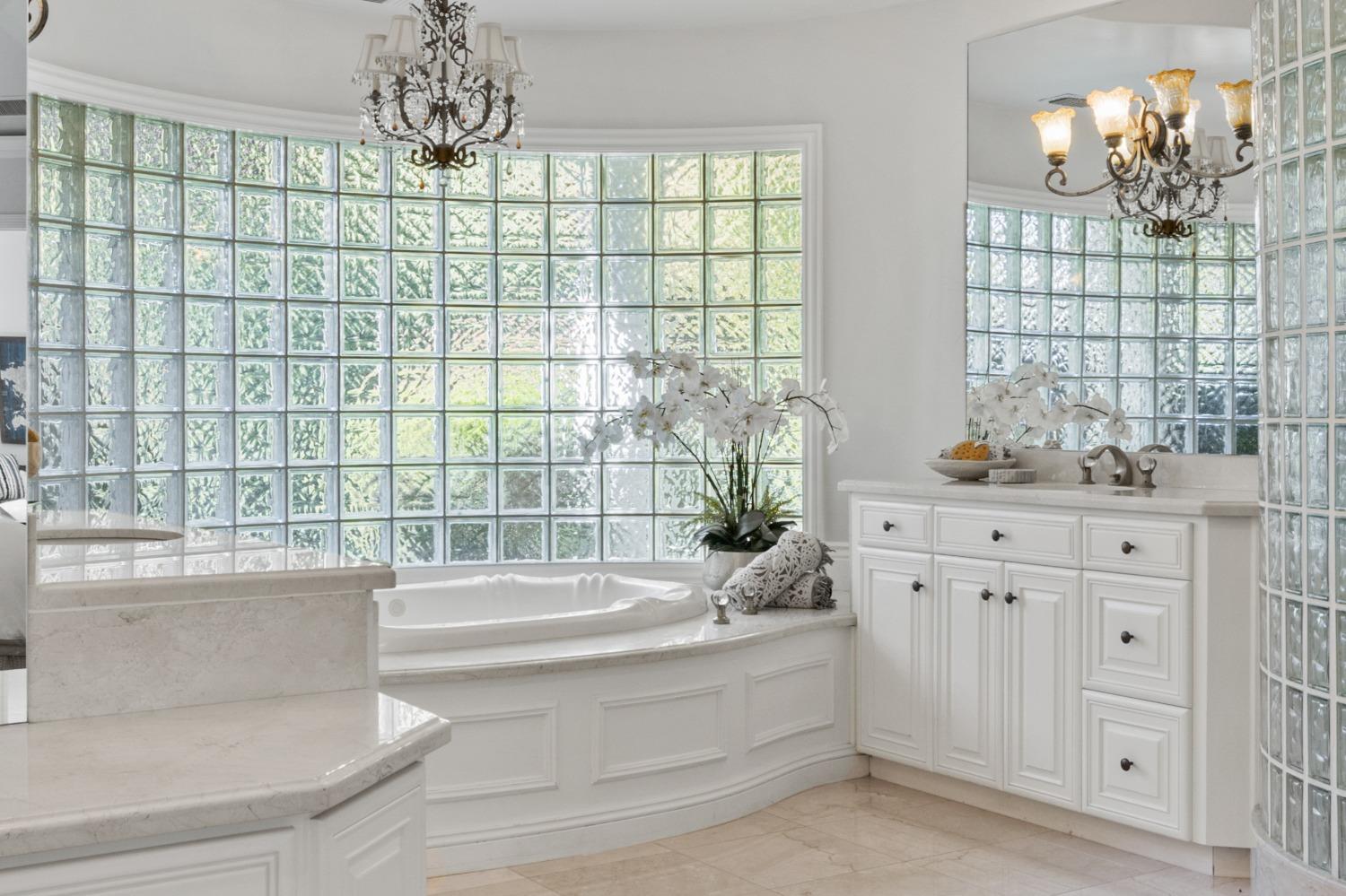 9020 Camino Del Avion