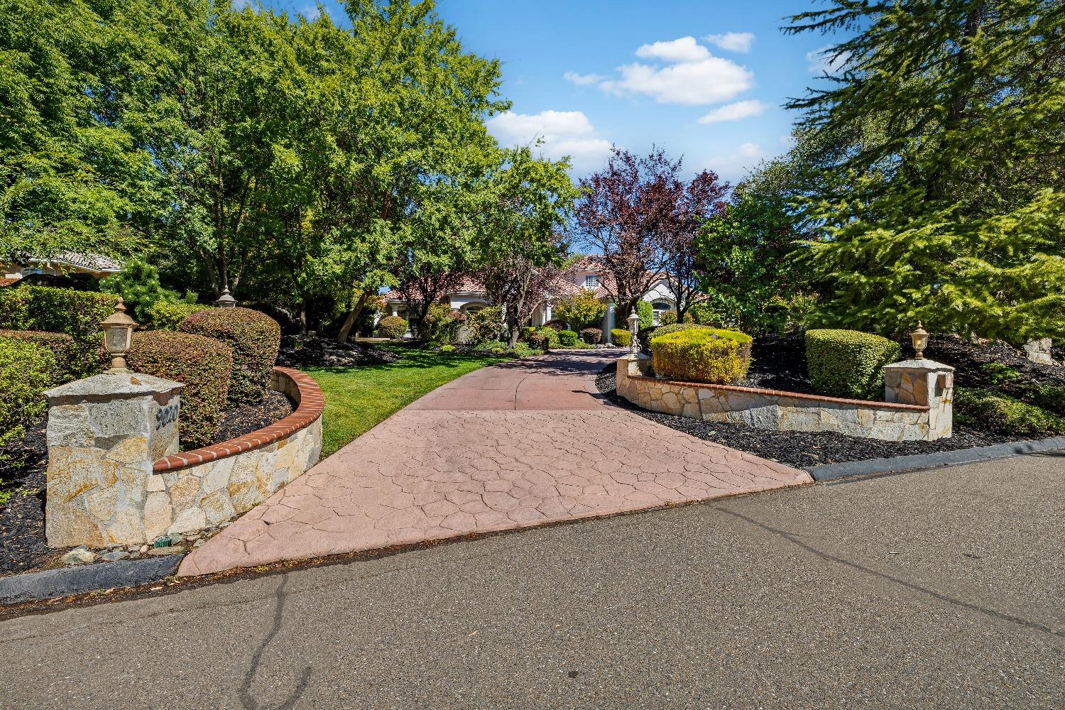 9020 Camino Del Avion