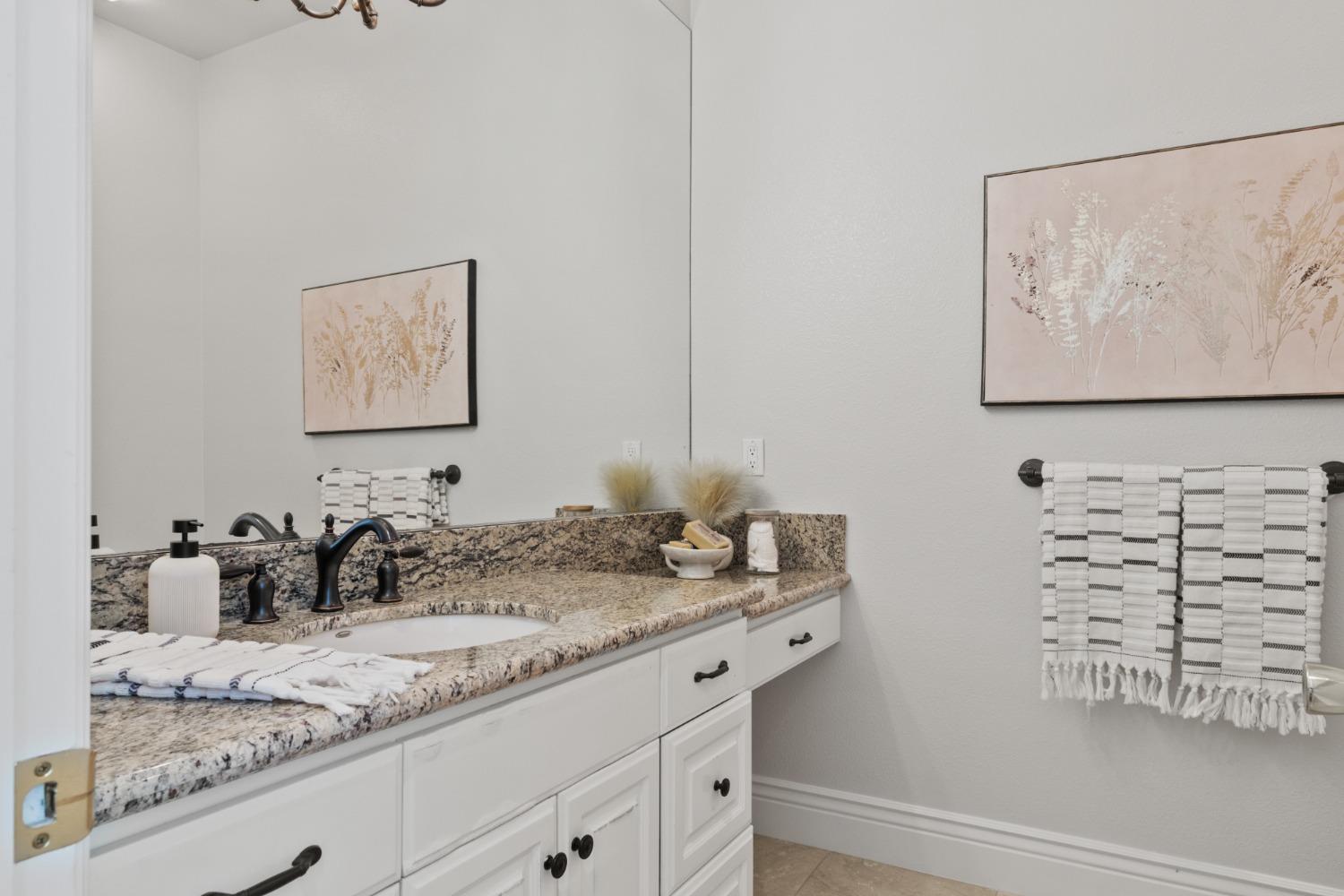 9020 Camino Del Avion