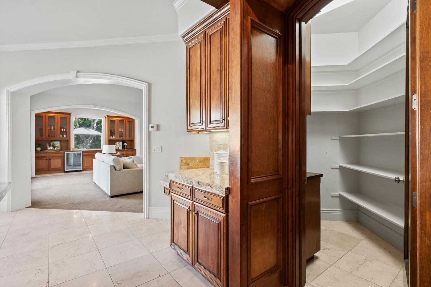 9020 Camino Del Avion