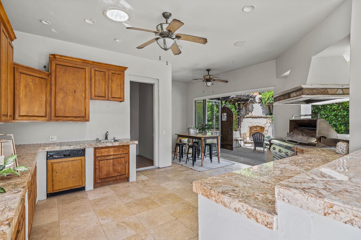 9020 Camino Del Avion