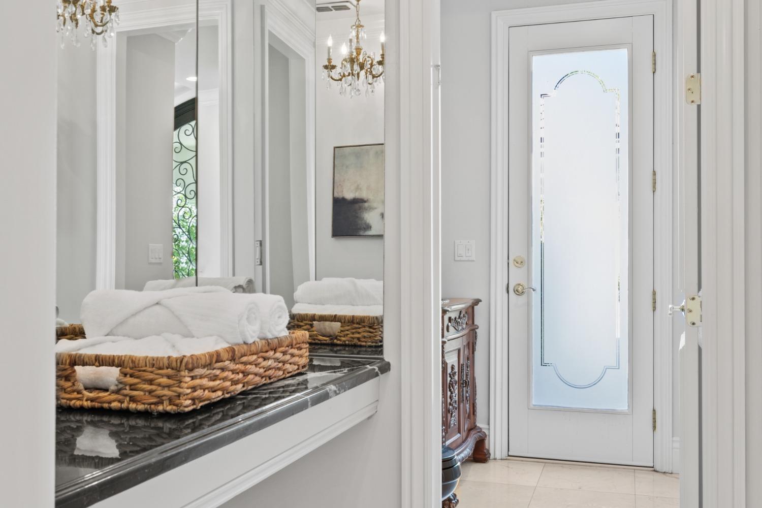 9020 Camino Del Avion