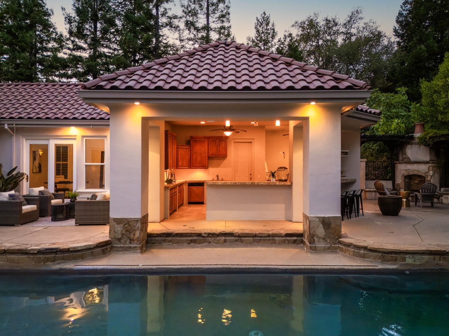 9020 Camino Del Avion