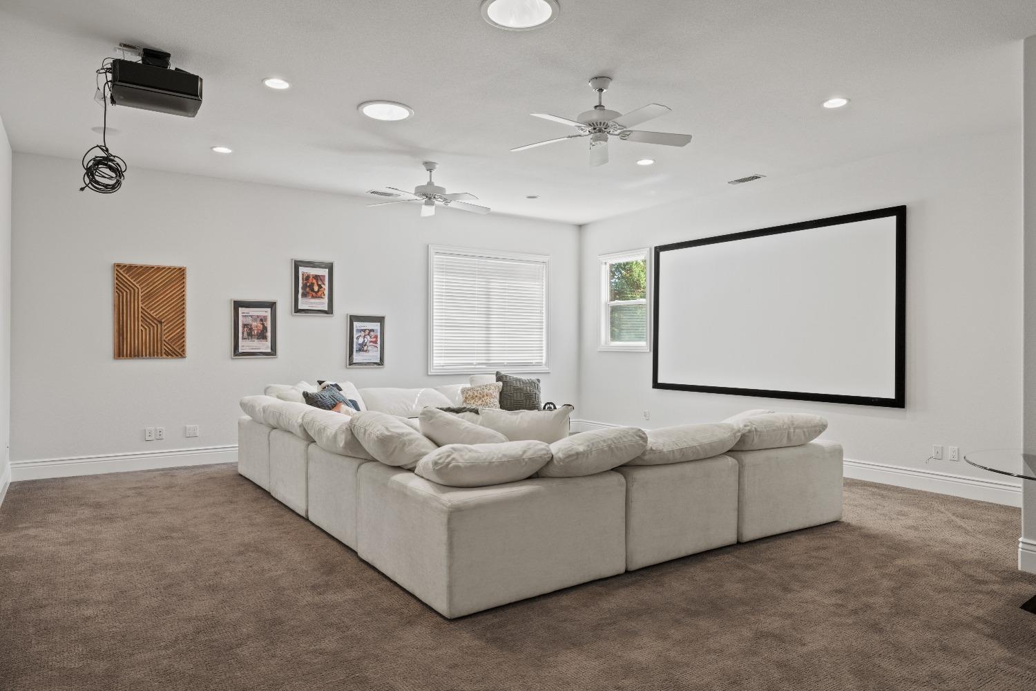 9020 Camino Del Avion