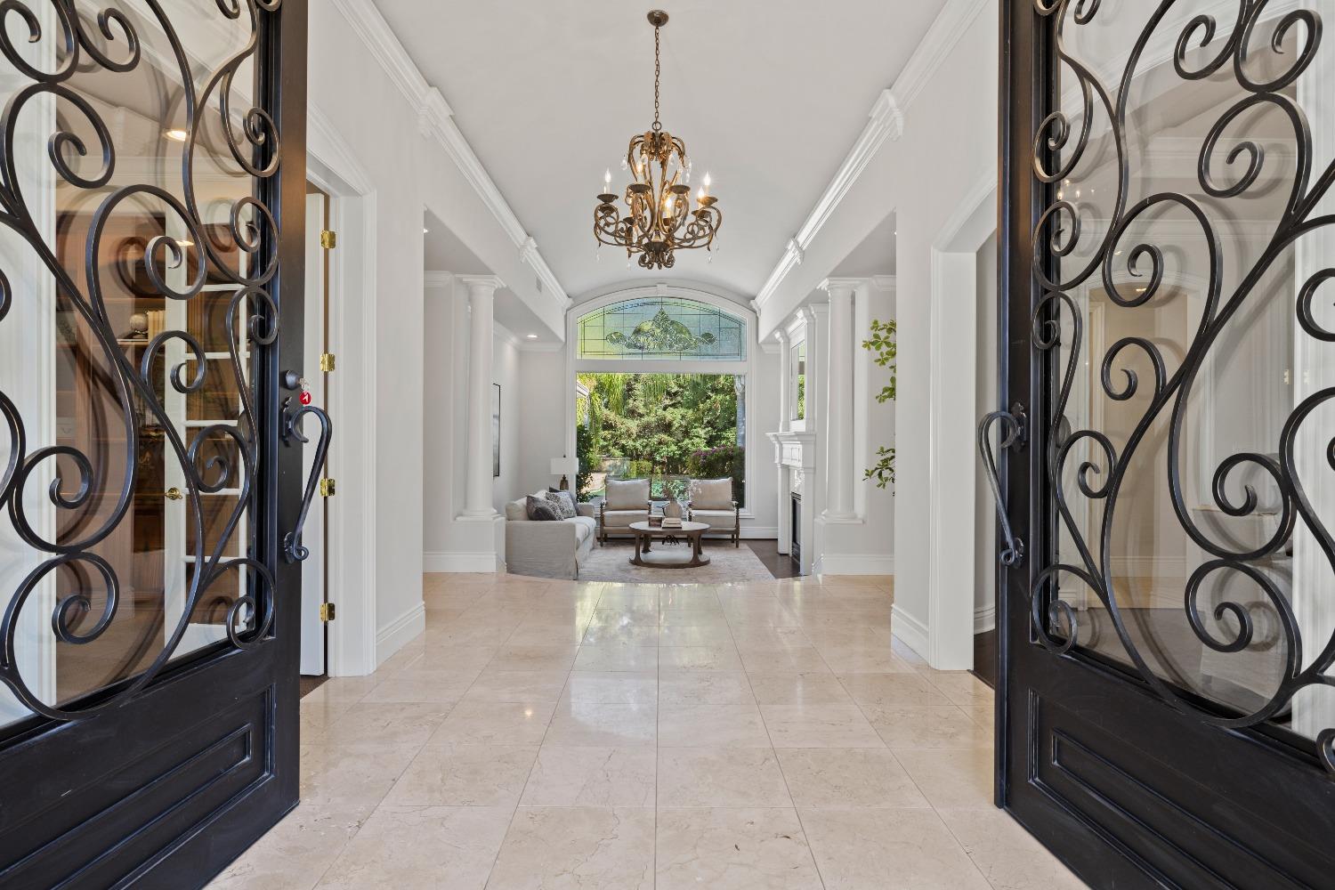 9020 Camino Del Avion