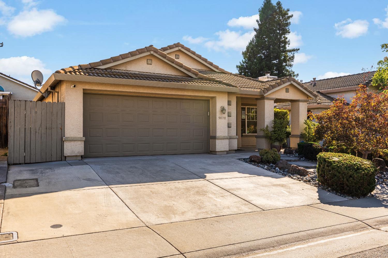 9078 Devon Crest Way