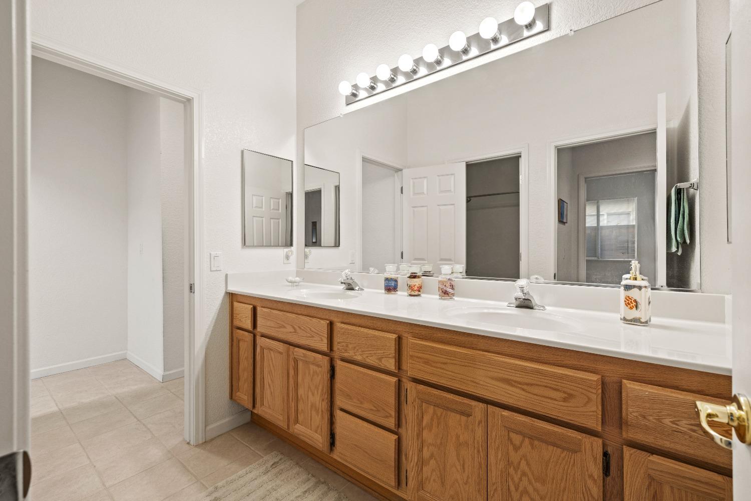 2305 Leonardo Street