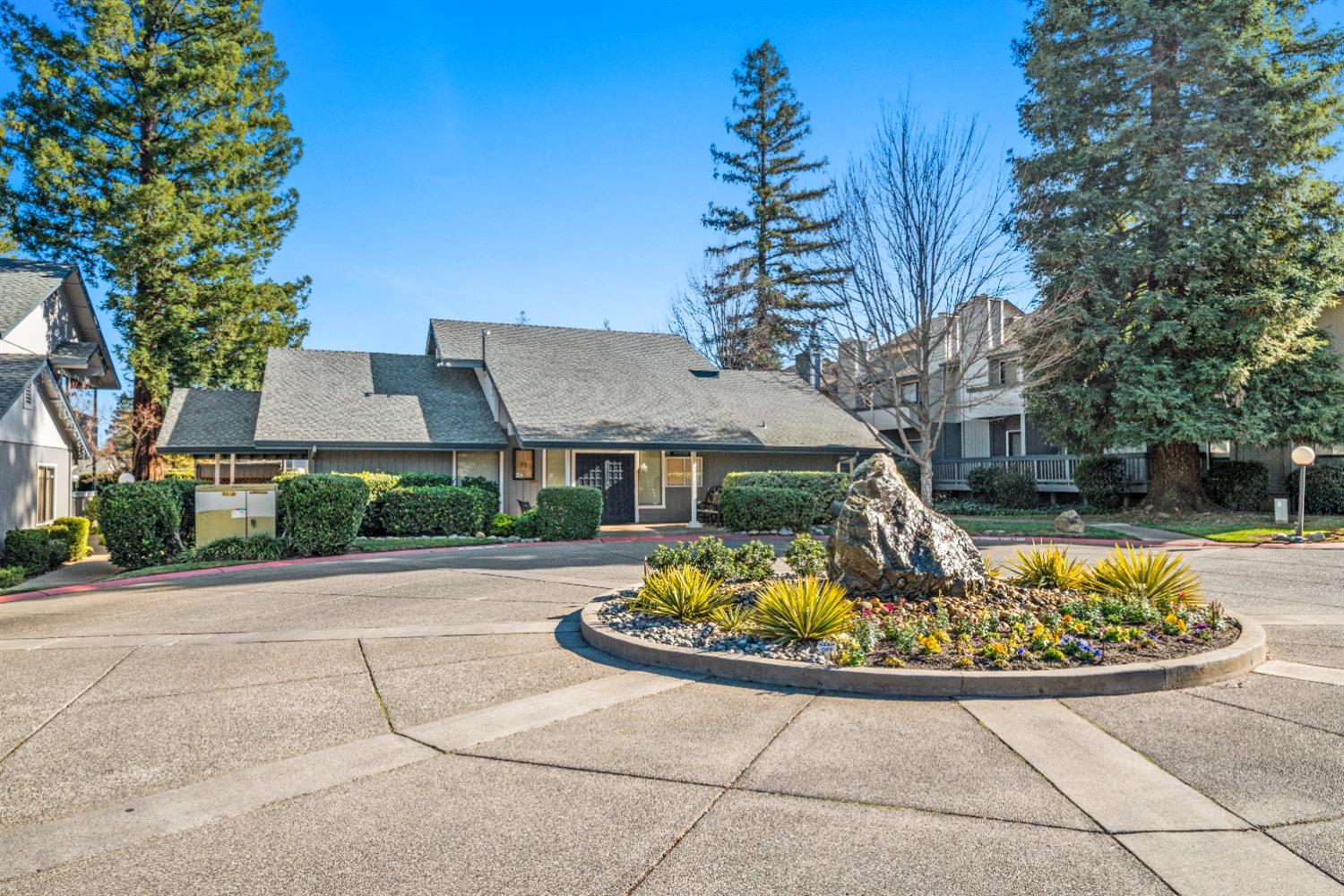 8124 Briar Ridge Lane