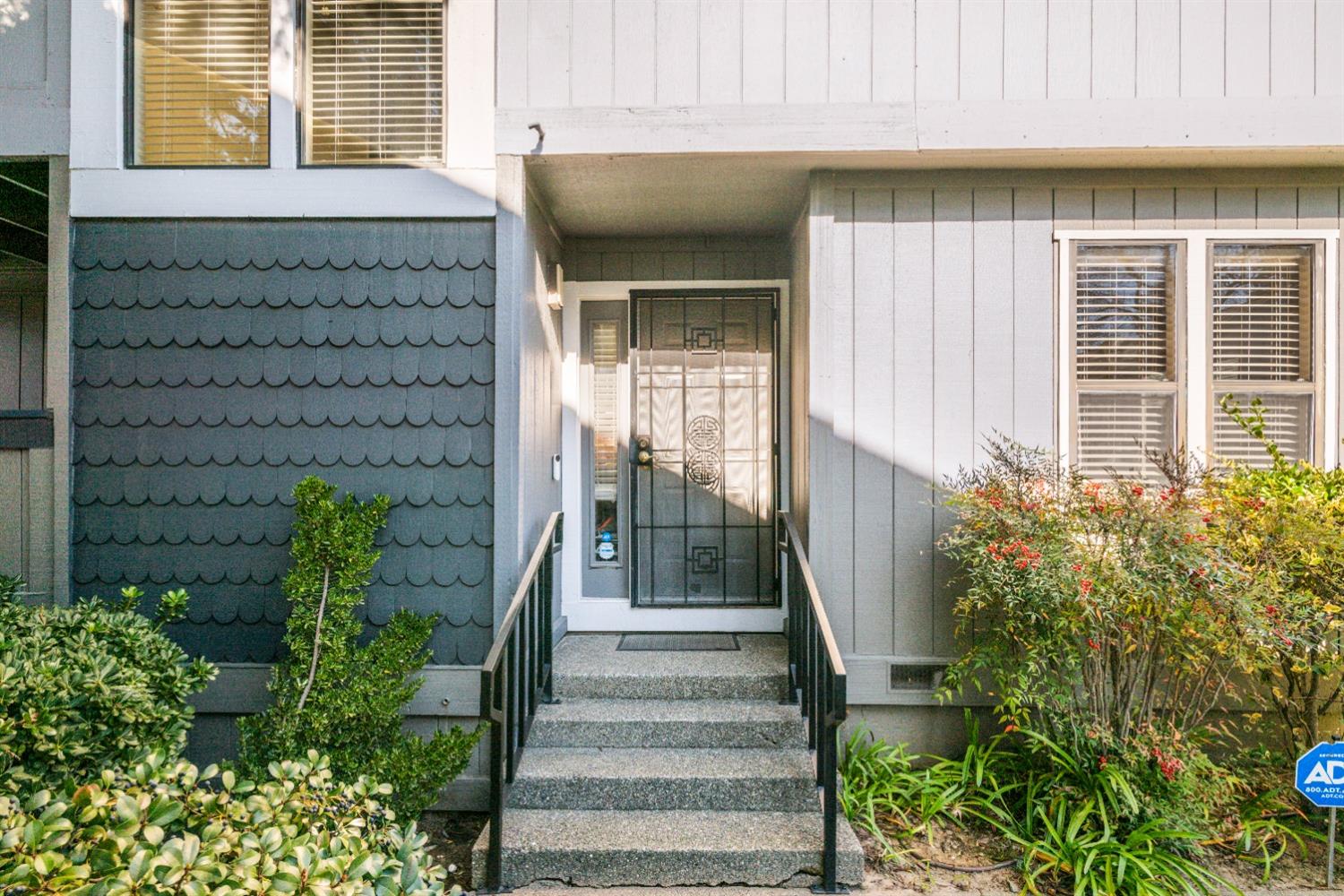 8124 Briar Ridge Lane