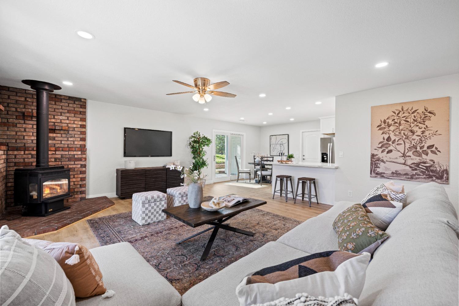 6541 Crystal Boulevard