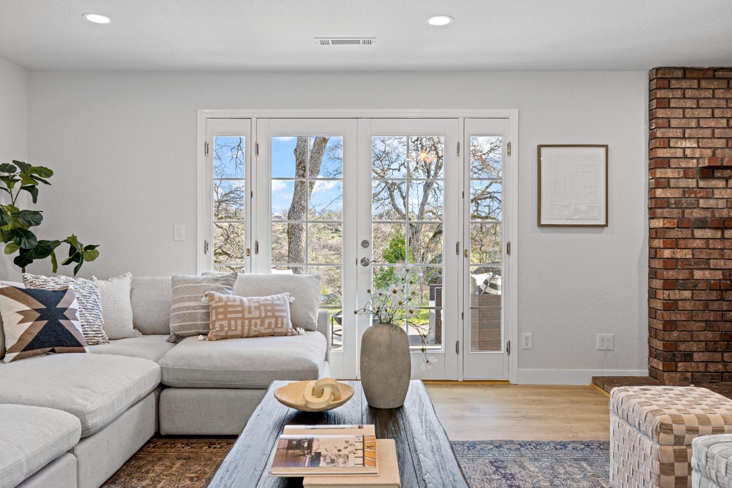 6541 Crystal Boulevard