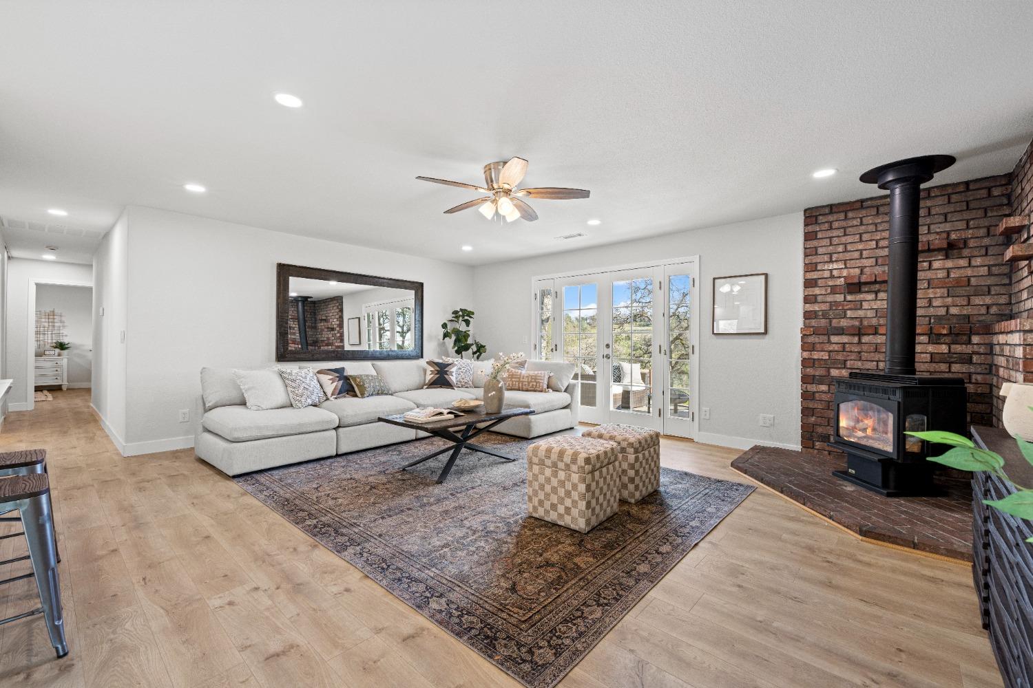 6541 Crystal Boulevard